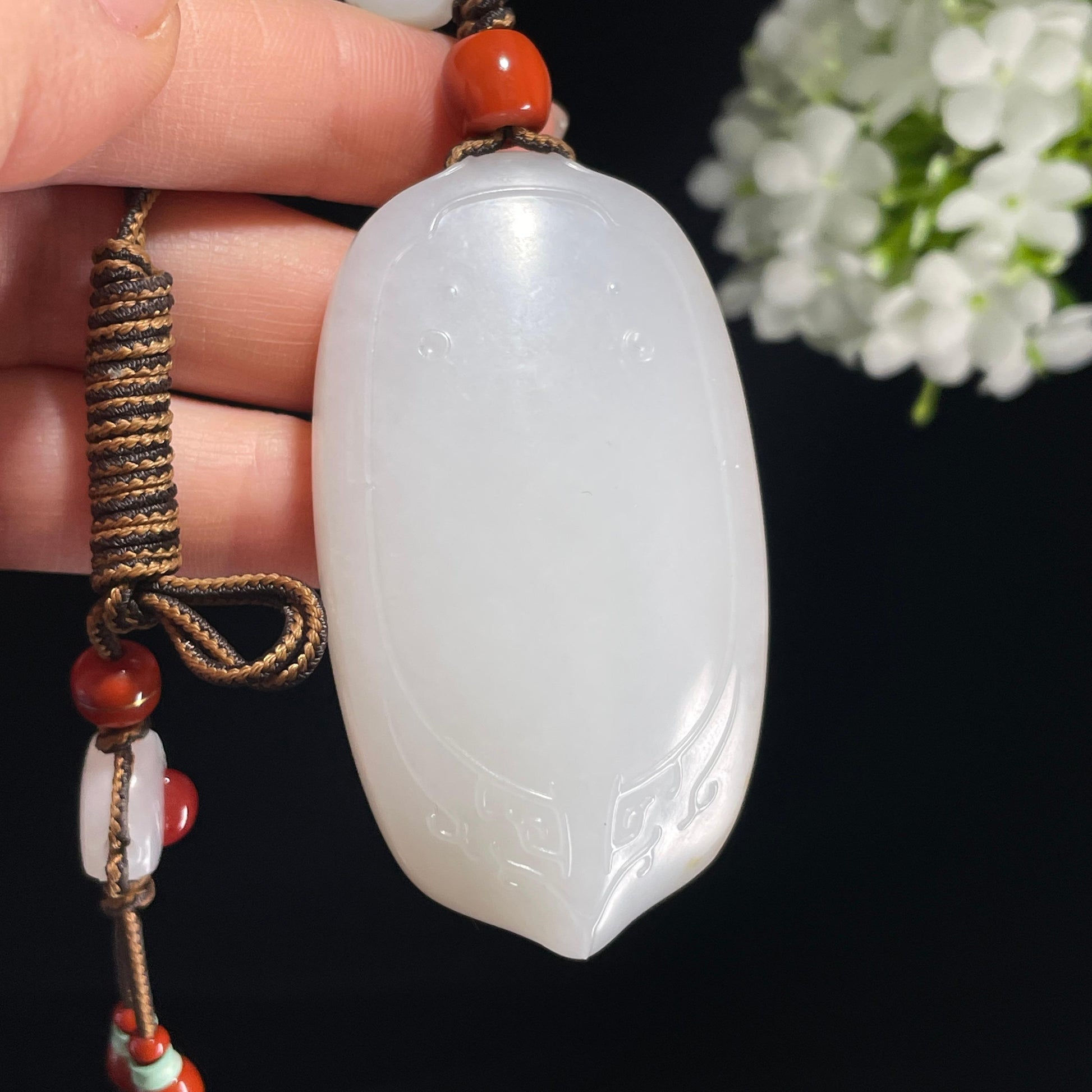 和田玉白玉洒金皮聚红皮籽料无事牌（yc372849）