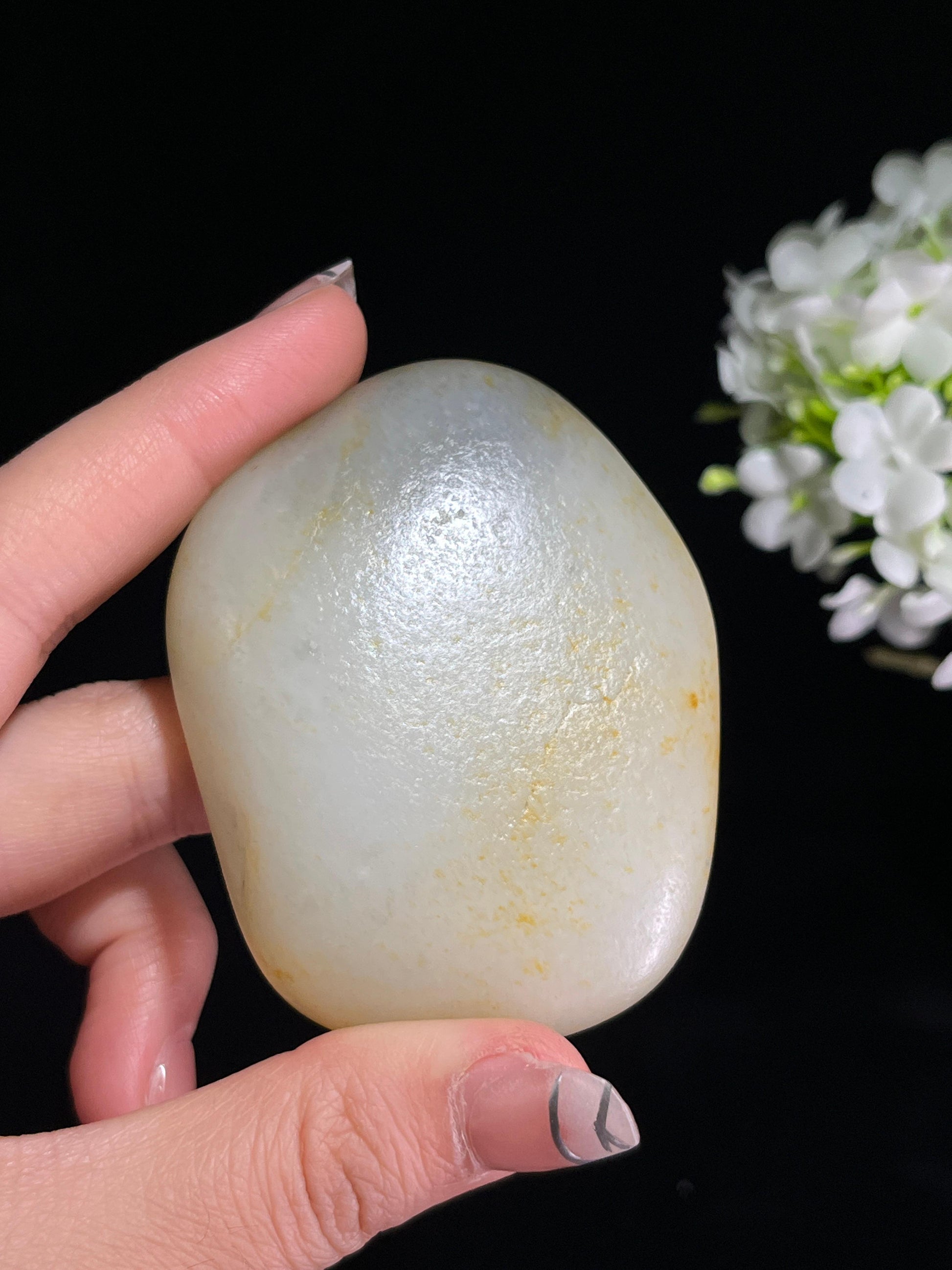 新疆和田玉白玉洒金皮带青花籽料原石手把件（yc245709）