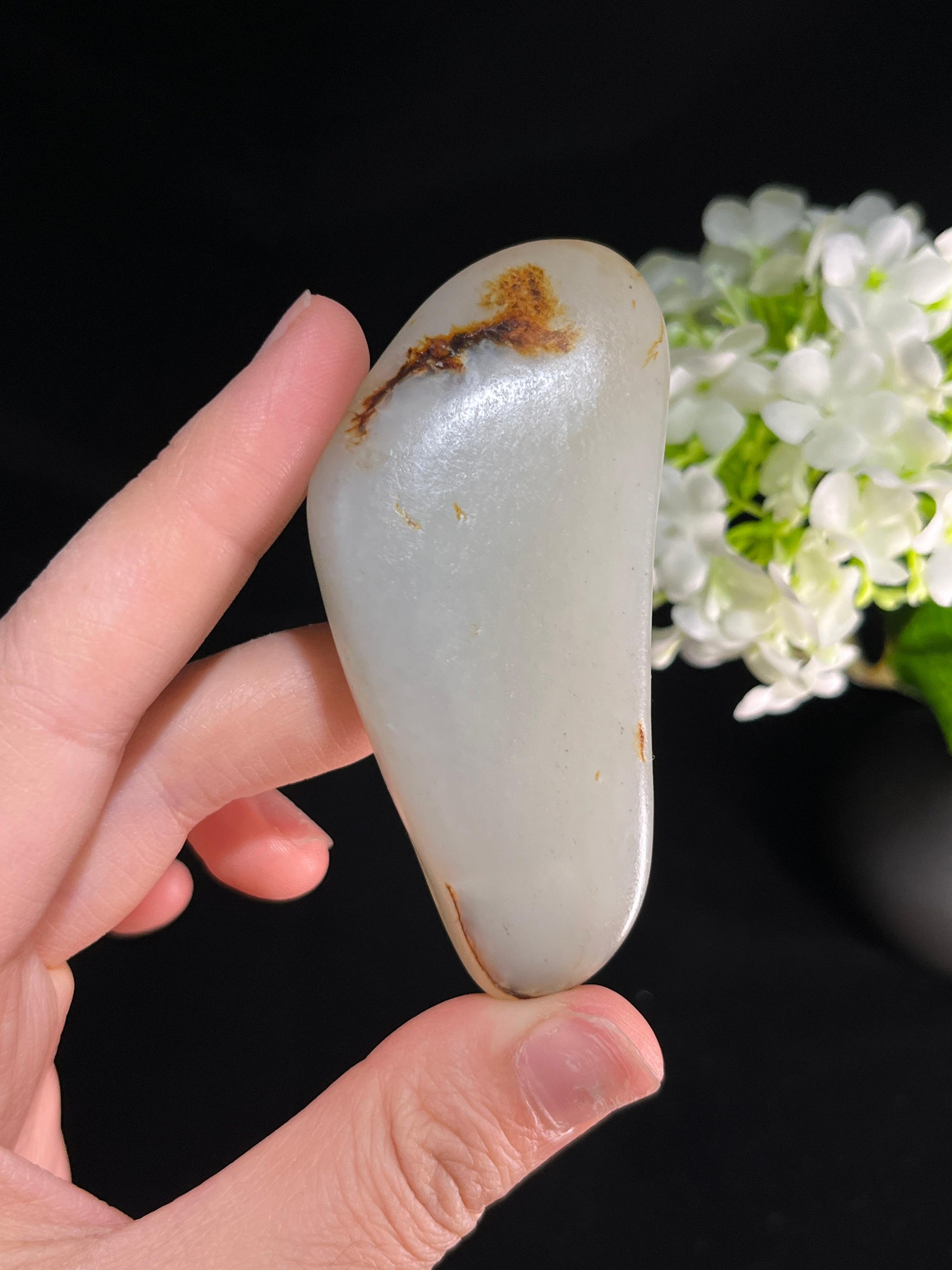 新疆和田玉白玉带红皮籽料原石手把件（yc250952）