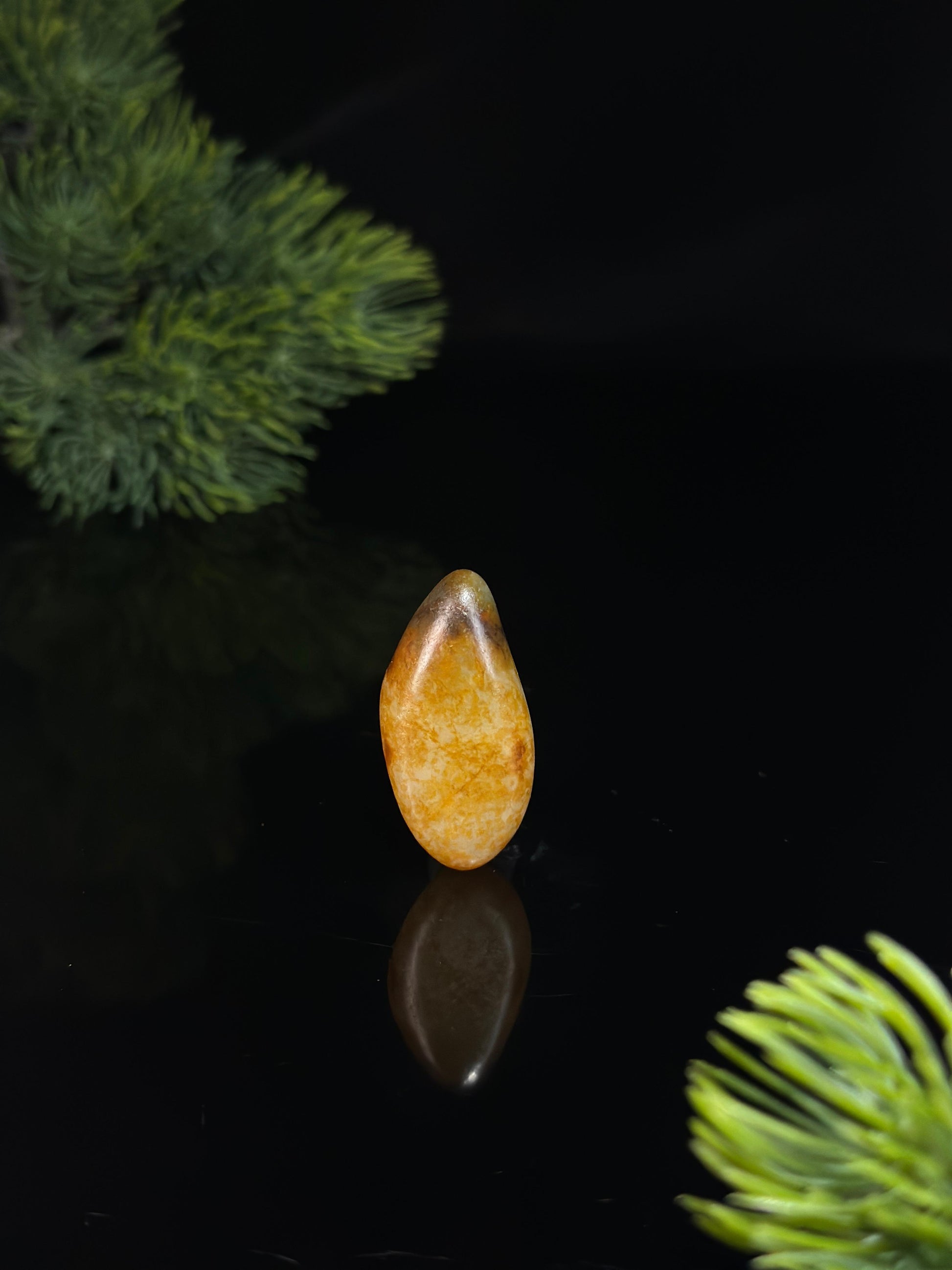 新疆和田玉白玉聚黑皮通体洒金皮特色挂件籽（yc479125）