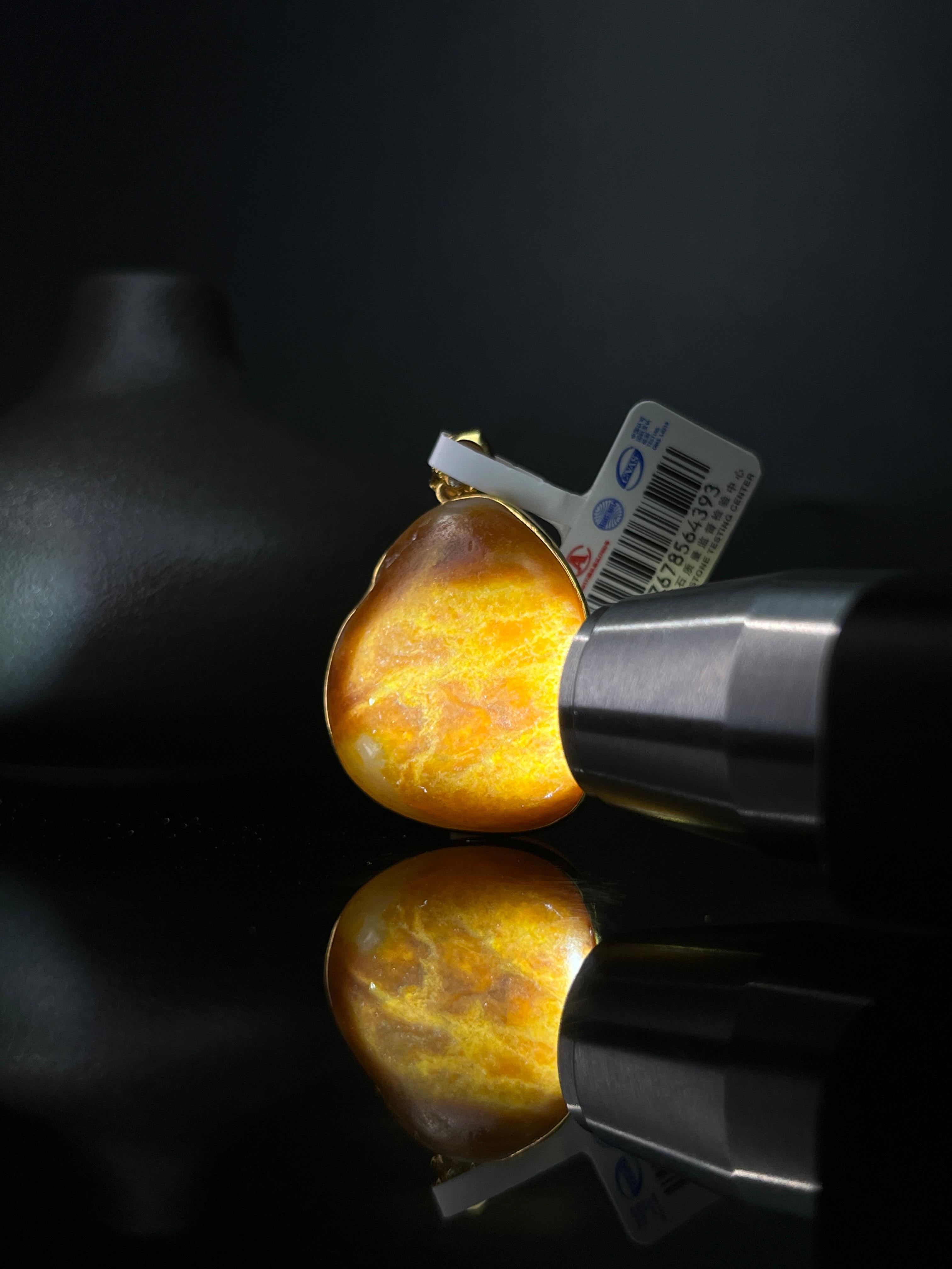 新疆和田玉籽料原石聚红皮18k金镶玉吊坠10（yc243628） – 添福玉器