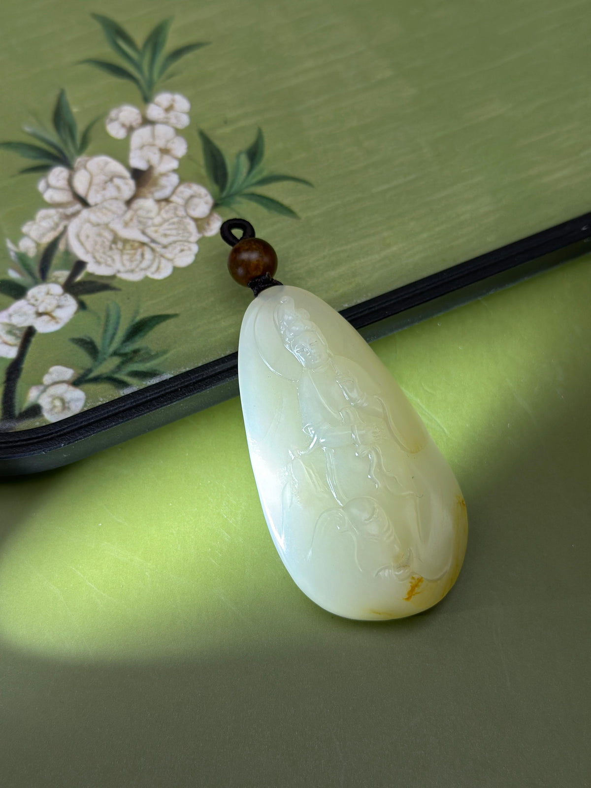 新疆和田玉精品白玉洒金皮籽料普贤菩萨挂件（yc754367）