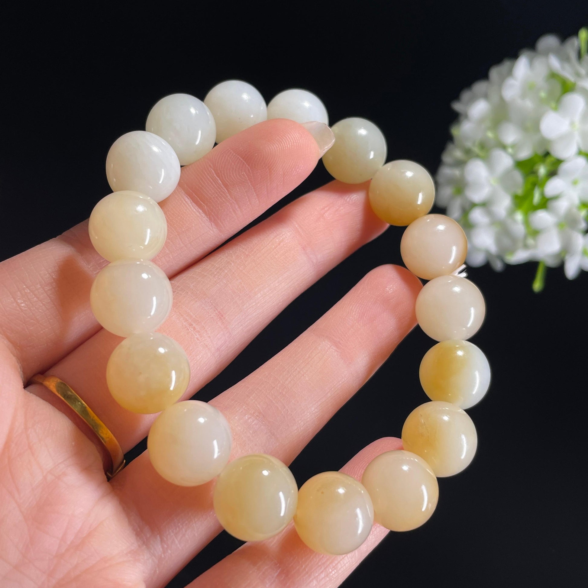 和田玉糖白玉“杏雪满枝”圆珠手串（yc332137）