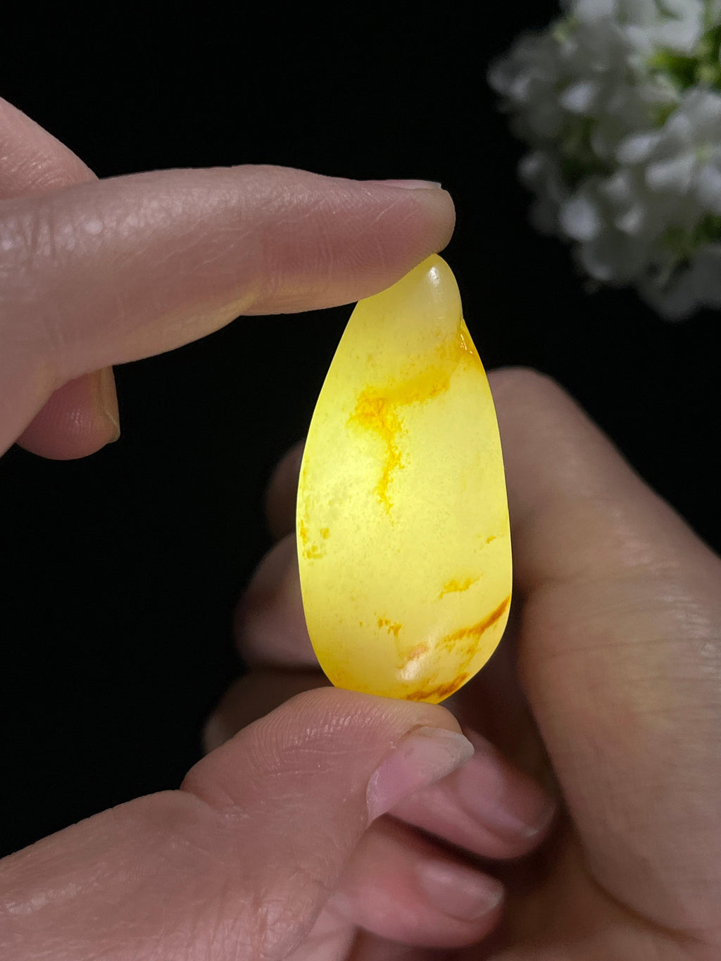 新疆和田玉白玉洒金皮籽料原石挂件（yc255424）