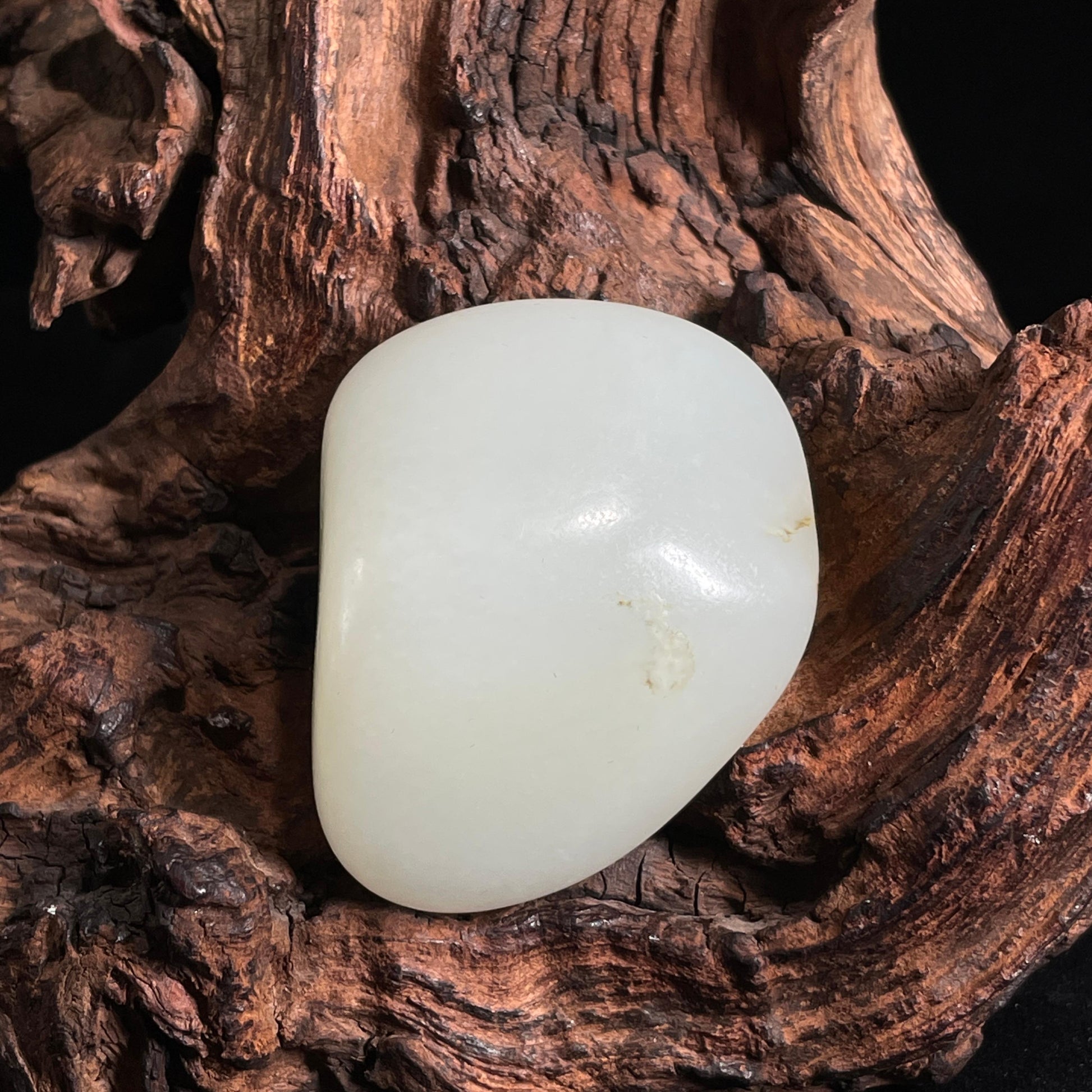 和田玉白玉“秋霜含露”秋梨皮籽料（yc409074）