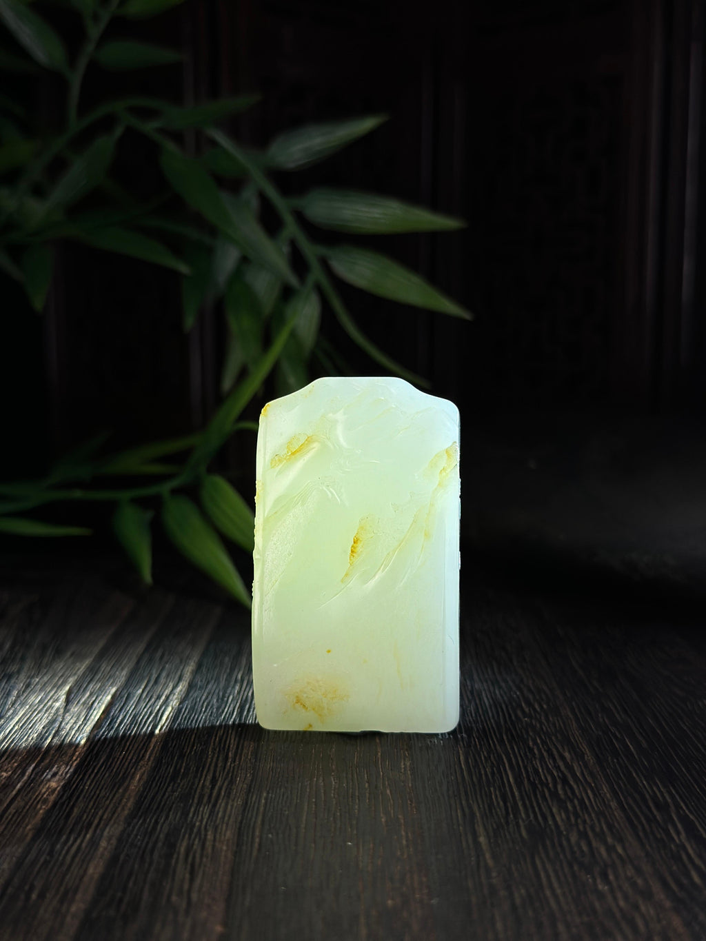 新疆和田玉珍品白玉洒金皮籽料山水牌（yc712165）
