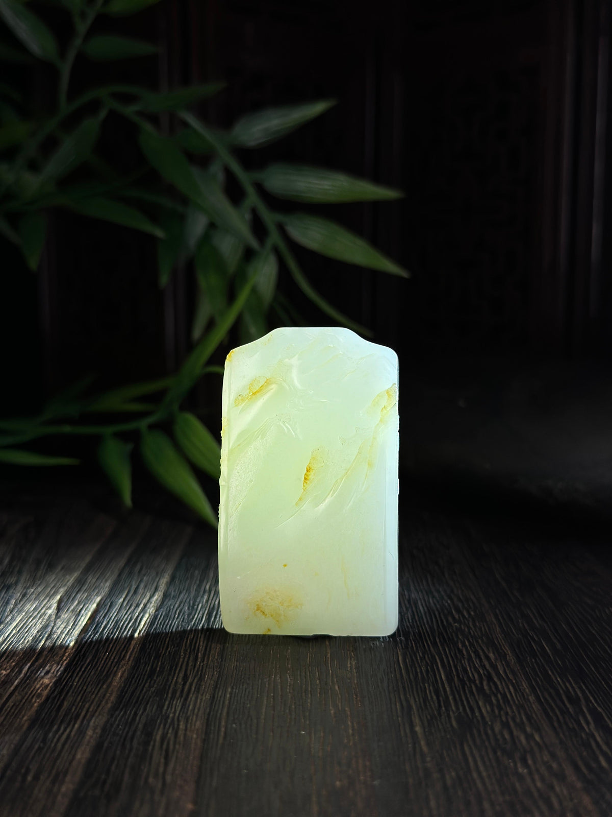 新疆和田玉珍品白玉洒金皮籽料山水牌（yc712165）