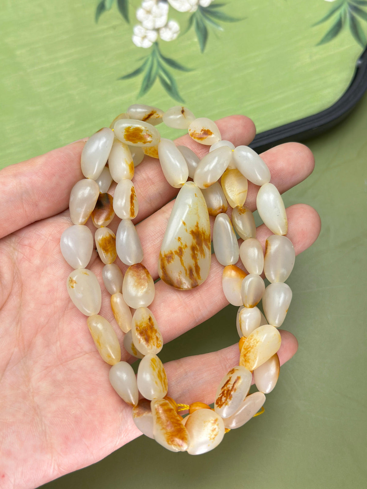 珍品新疆和田玉白玉洒金皮籽料项链（51颗）（yc768138）