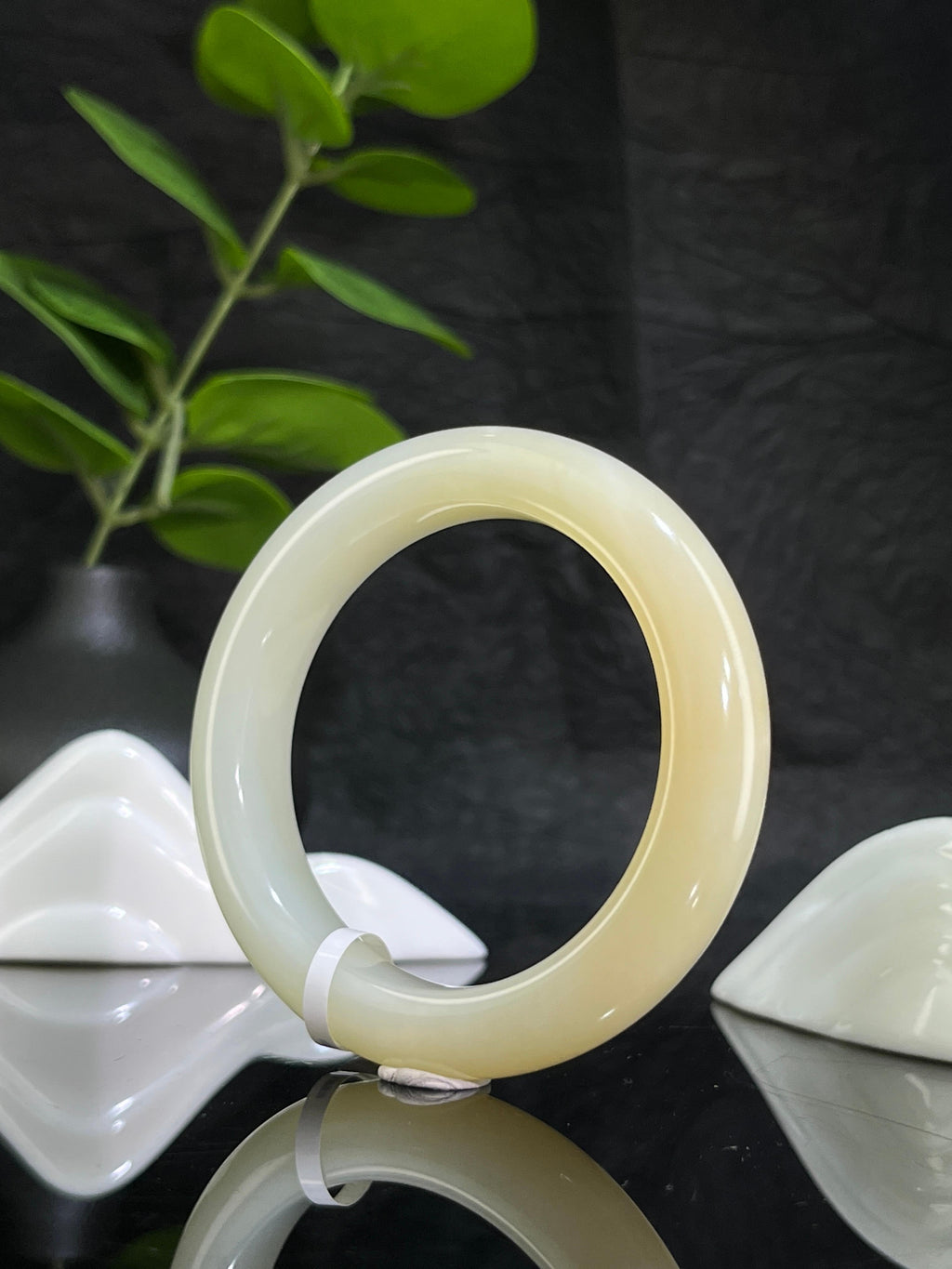 和田玉且末高青白玉手镯（52卡）（yc231976）