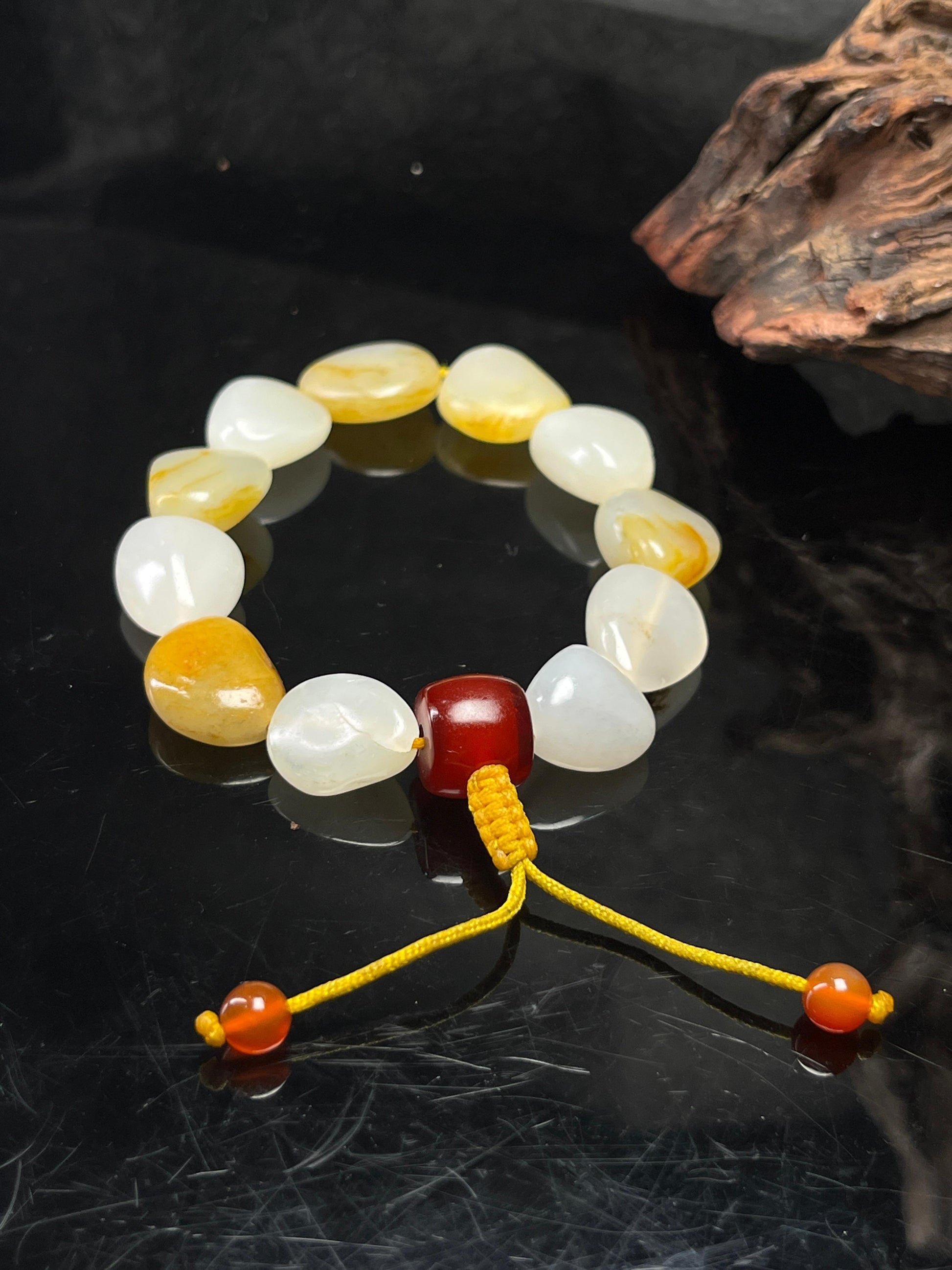 新疆和田玉天然籽料原石白玉黄沁手串（yc232592）