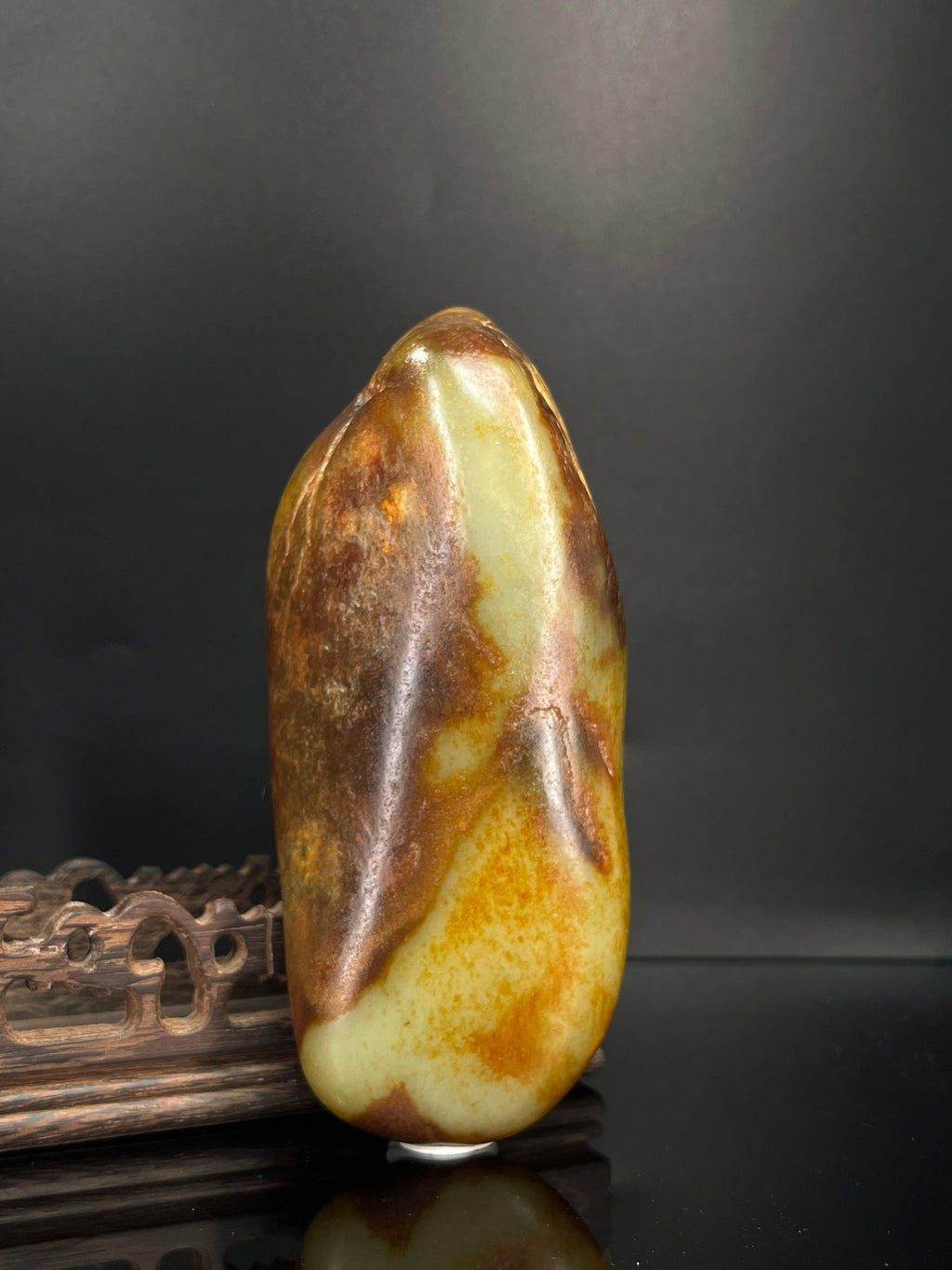 新疆和田玉青白种红皮籽料原石（yc241724）