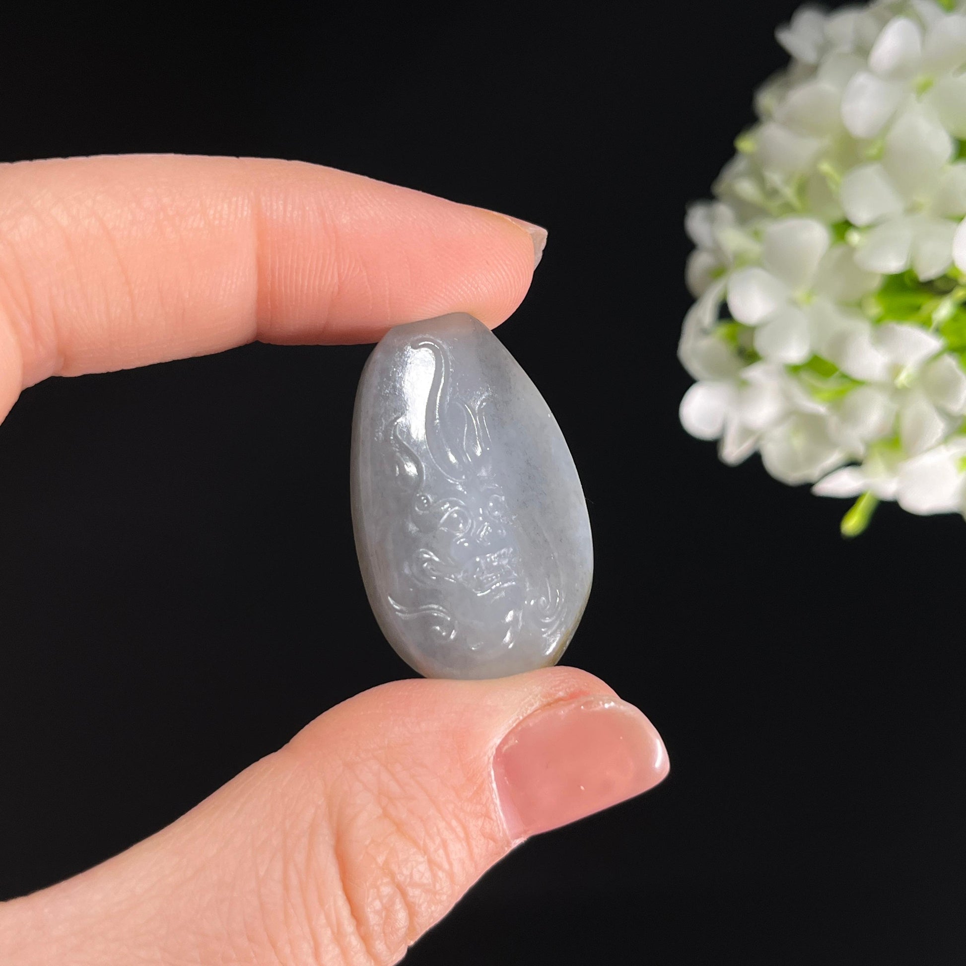 和田玉青花料“青玉貔貅”籽料雕刻挂件（yc284644）