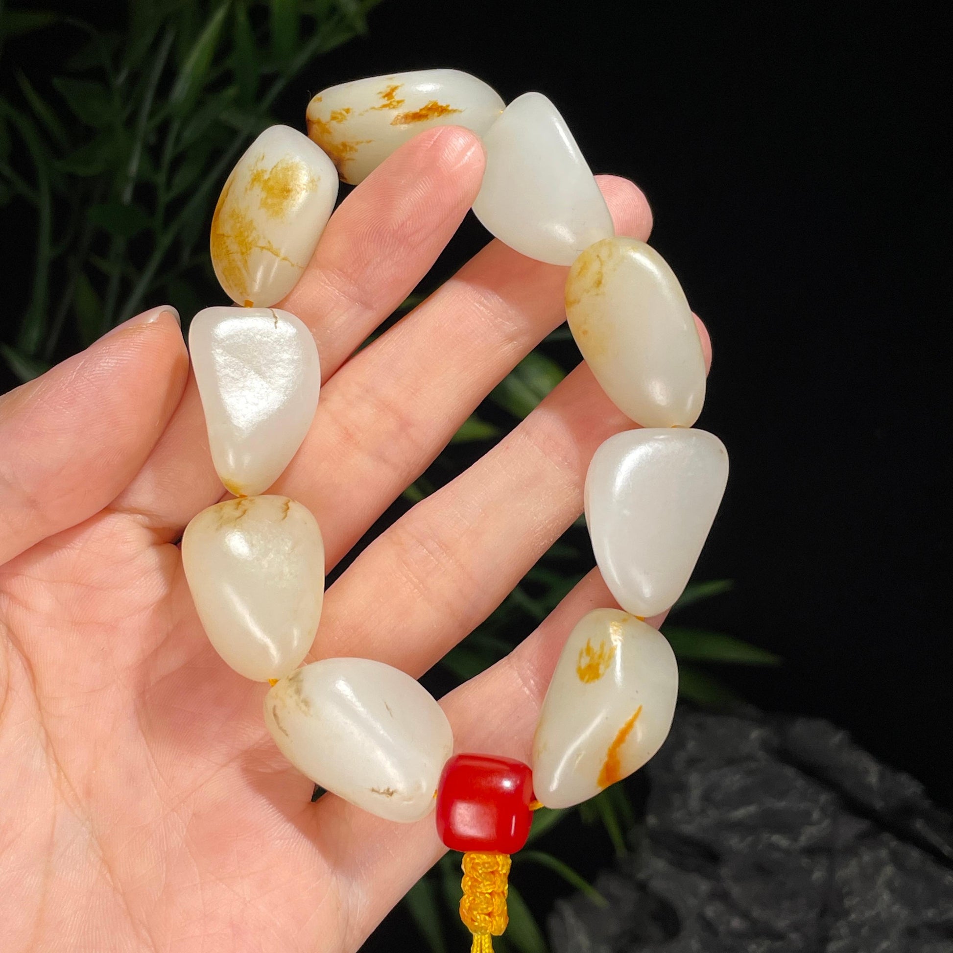 新疆和田玉珍品洒红皮洒金皮原籽手串（9颗）（yc714491）