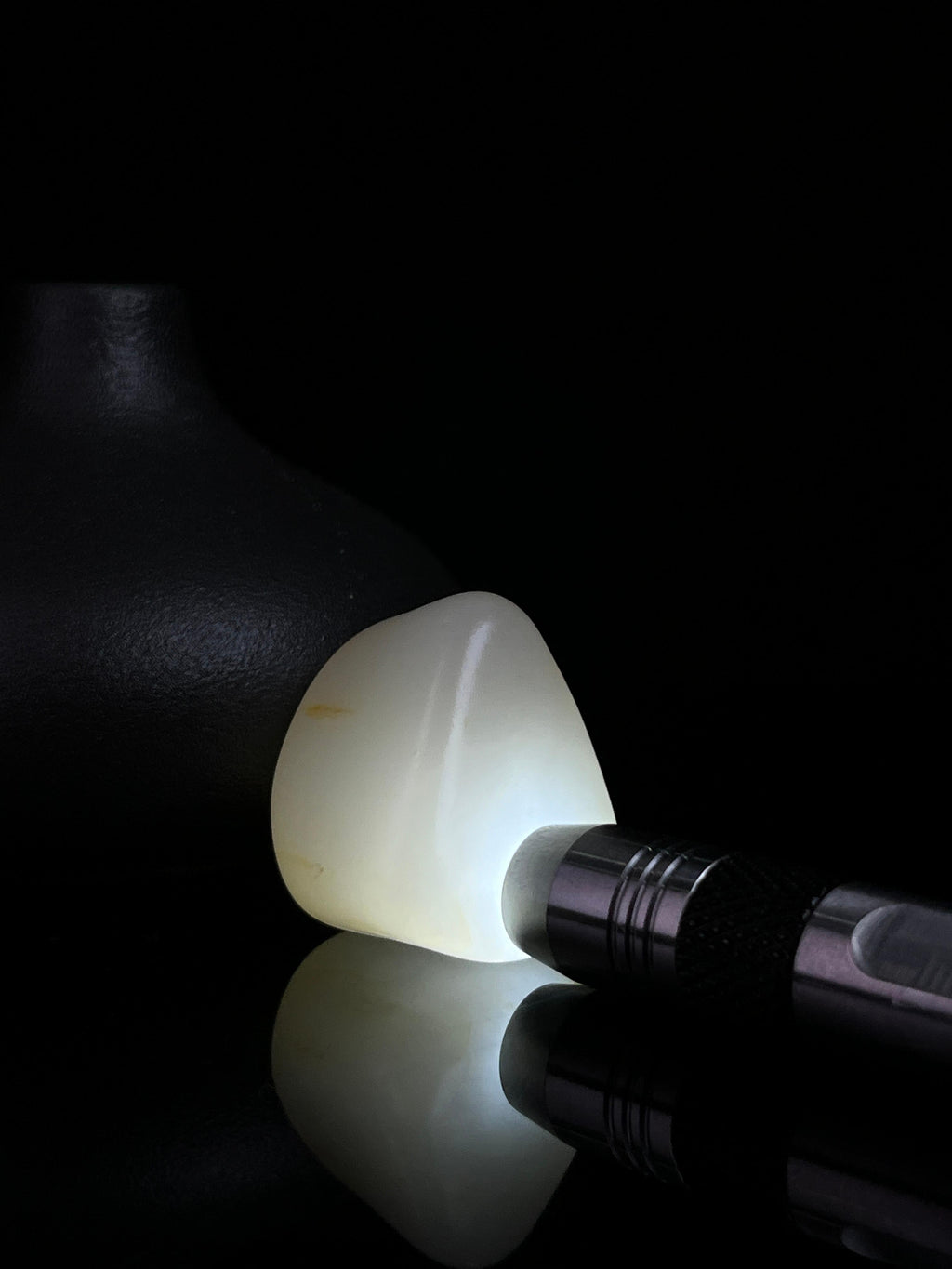 新疆和田白玉带洒金皮籽料原石挂件（yc231667）