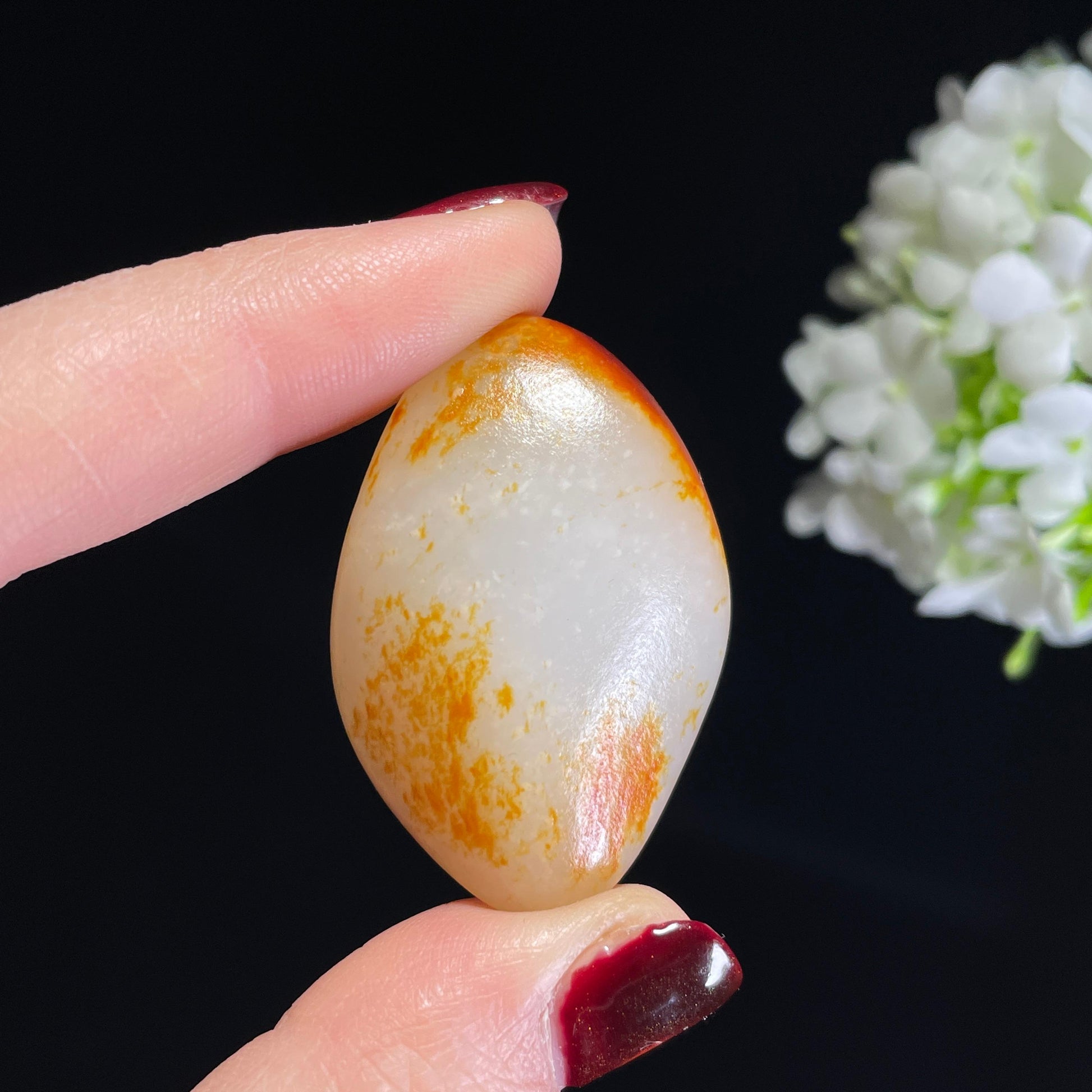 和田玉一级白洒金聚红皮“霜天红叶”红皮白肉籽料（yc335582）