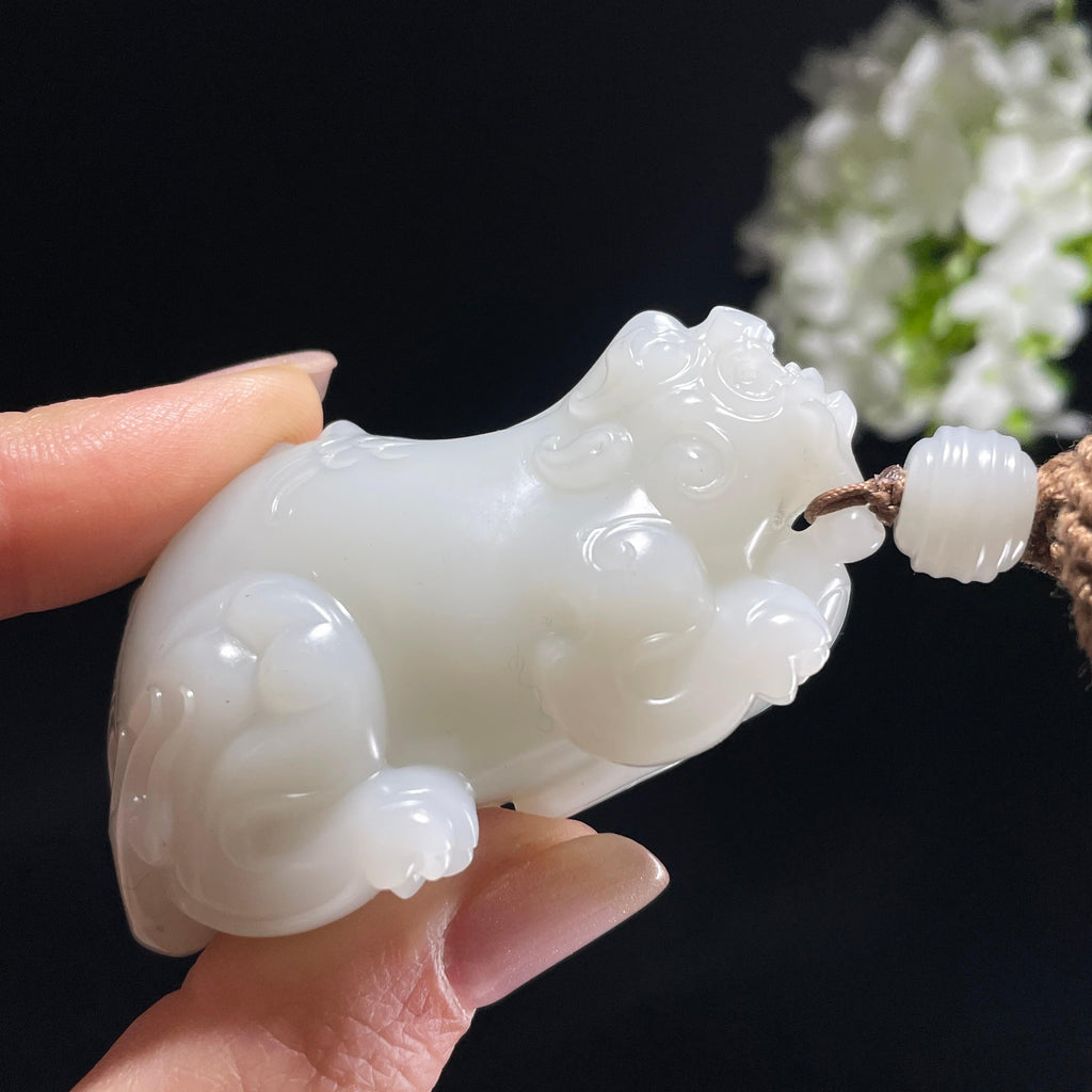 新疆天然和田玉白玉貔貅雕刻挂件（yc360384）