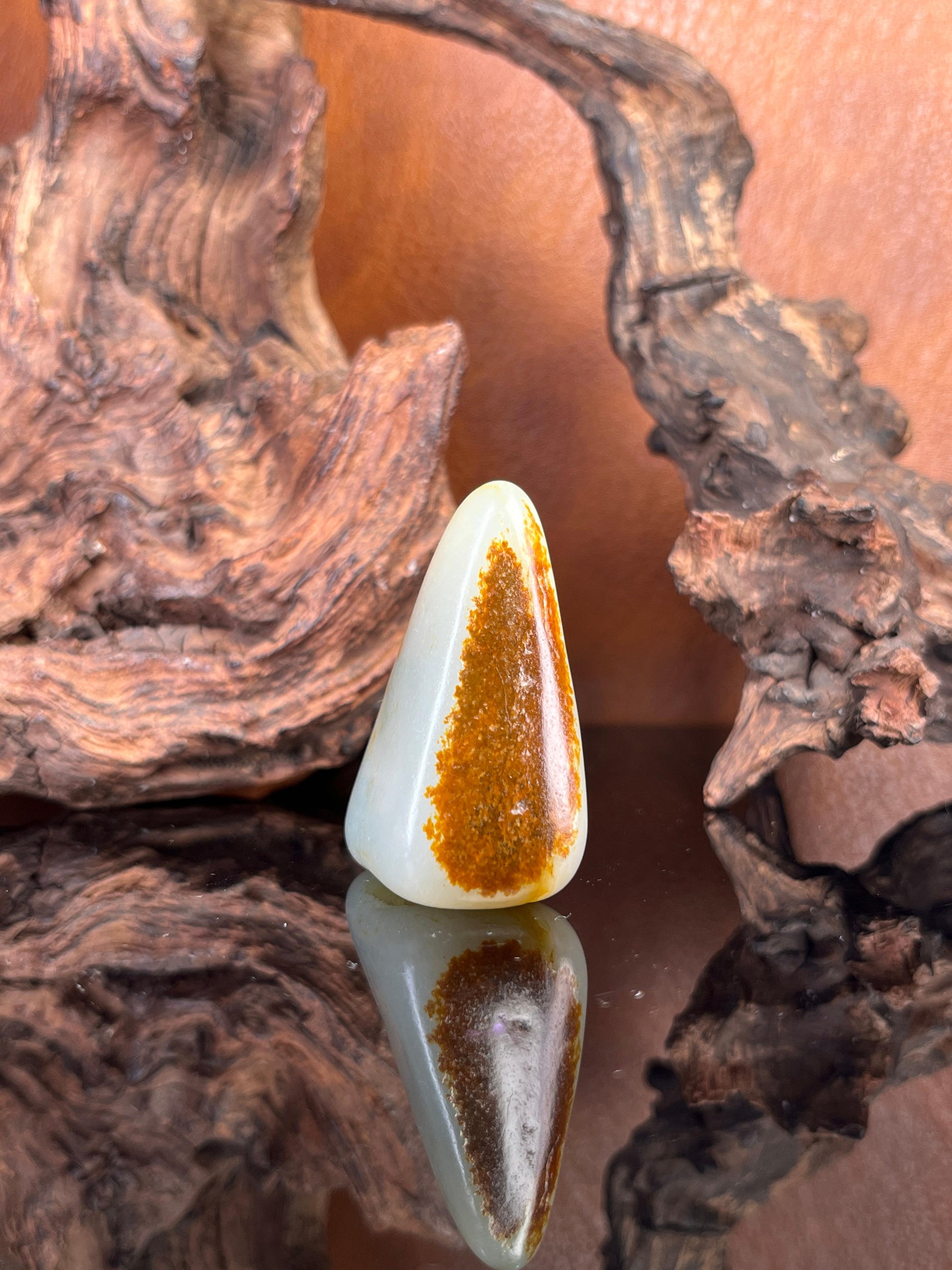 天然和田玉光白籽料原石聚黄皮吊坠（yc227804）