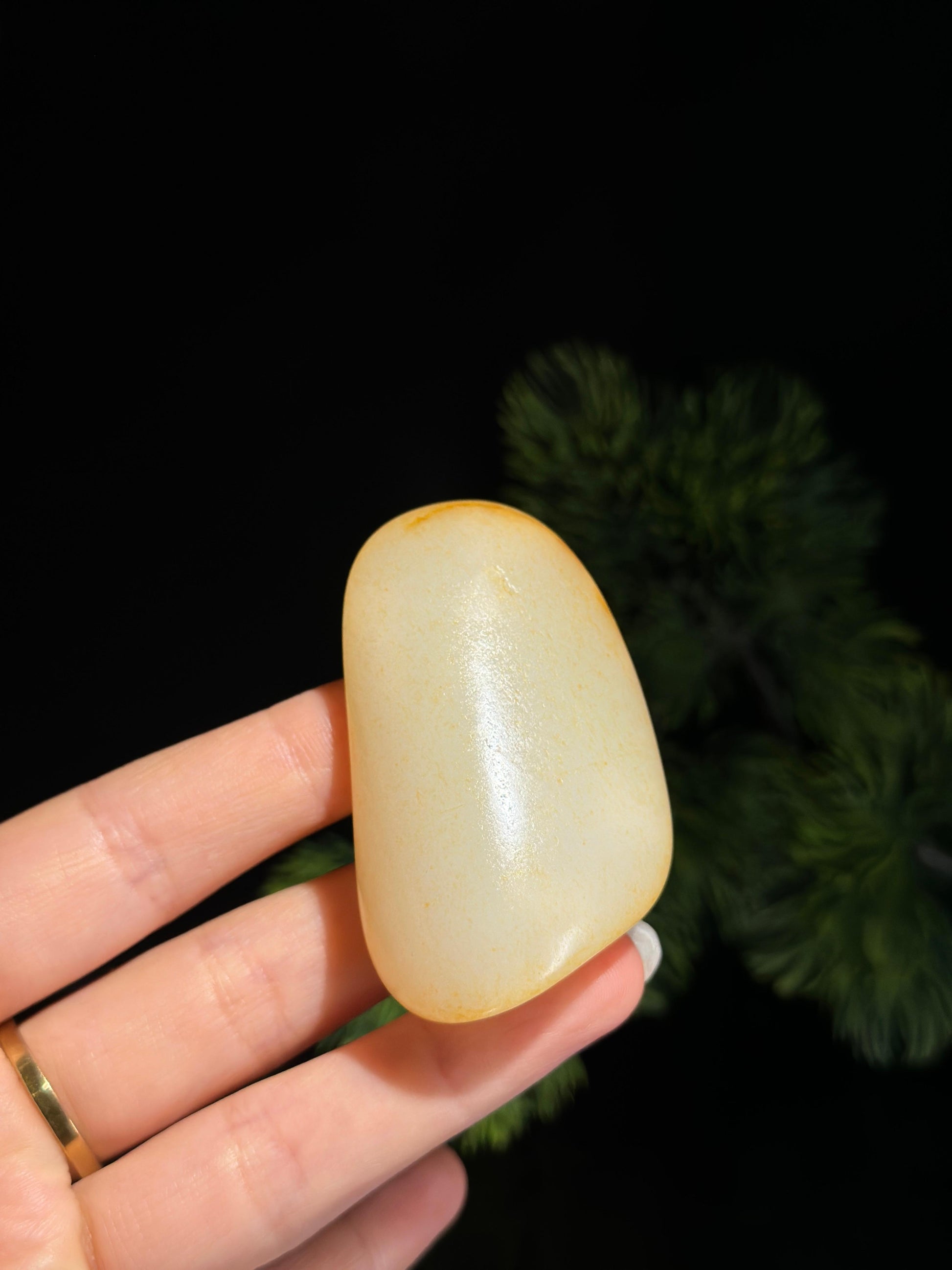 新疆和田玉暖白种洒金皮臻品籽料手把件（yc486989）