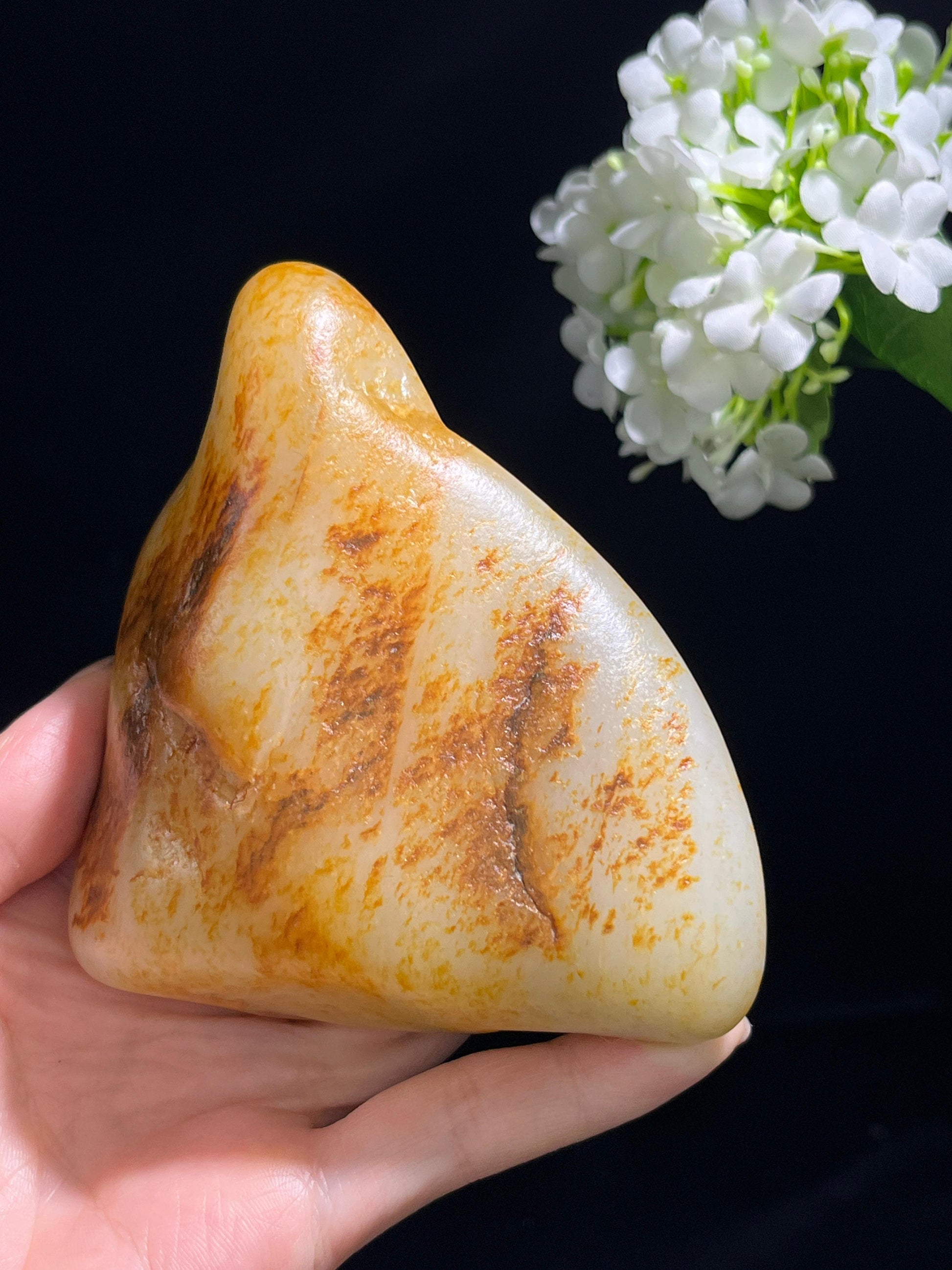 新疆和田玉特色洒金聚色皮“山峦”摆件籽料原石（yc254782）