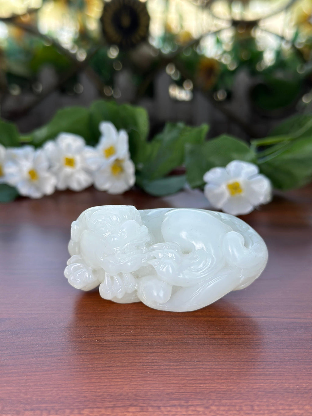 新疆和田玉珍品白玉聚红皮籽料回首貔貅手把件（yc710544）