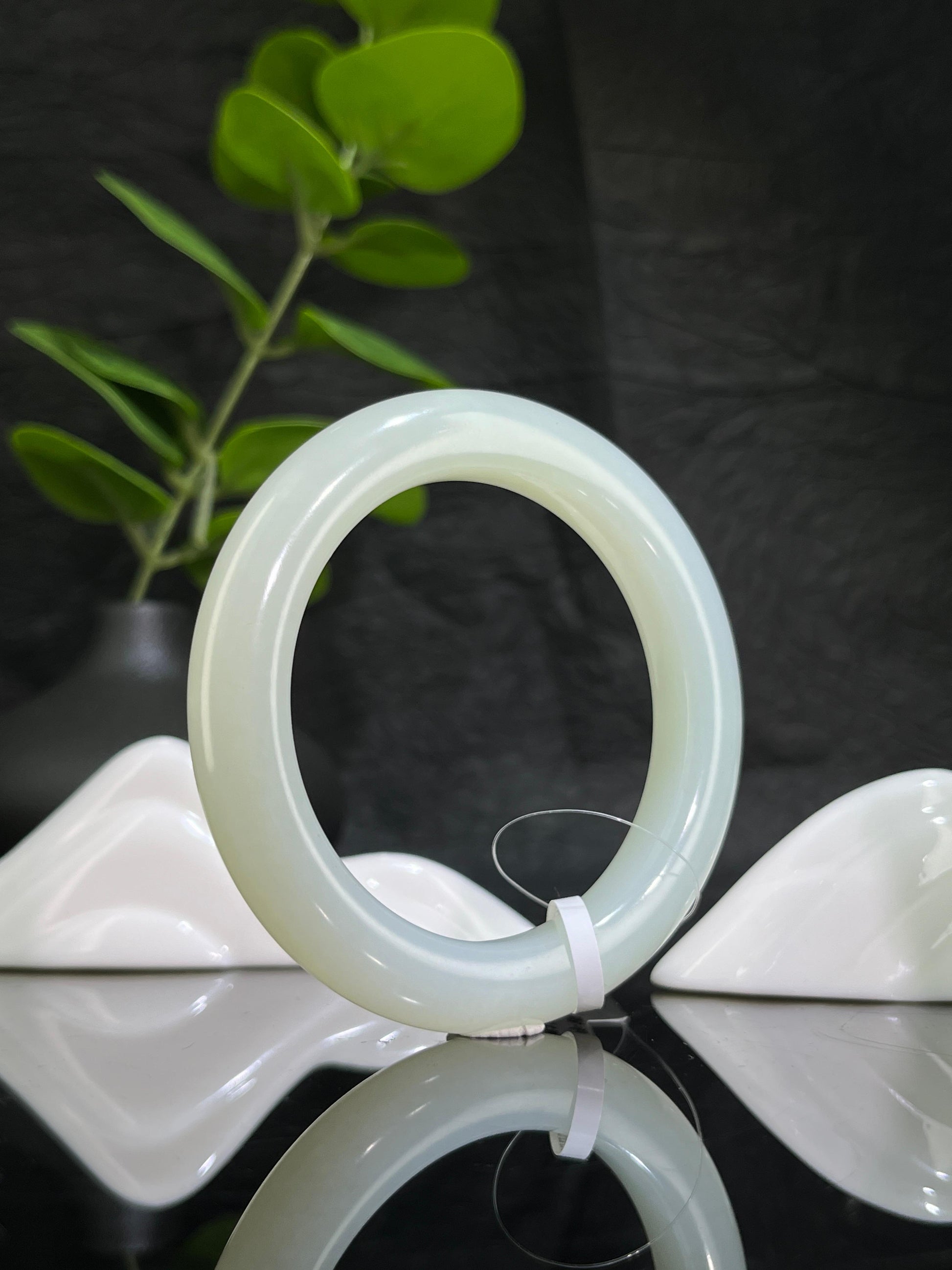 和田玉高青白手镯（52卡）（yc231975）