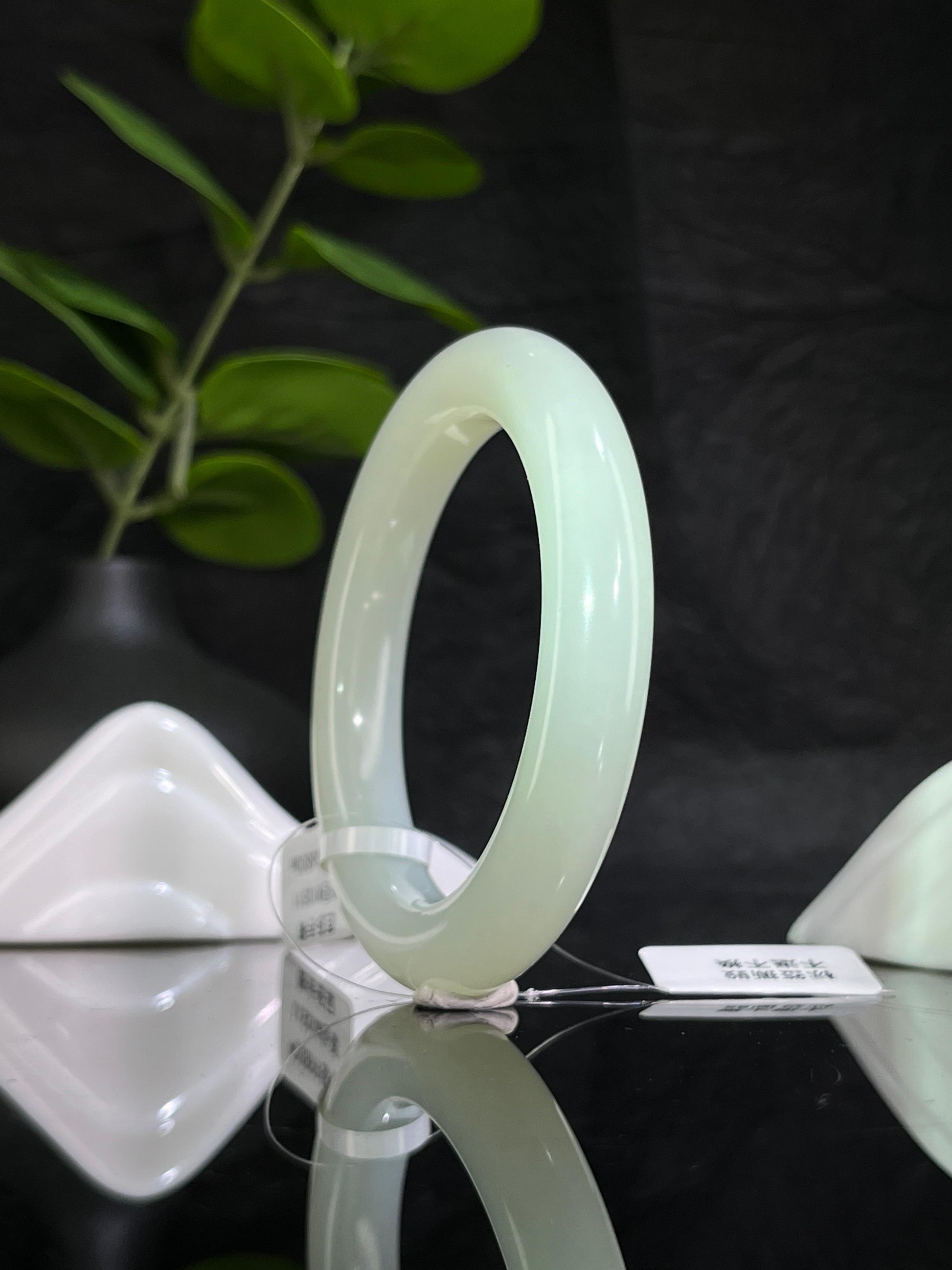 和田玉高青白手镯（52卡）（yc231975）