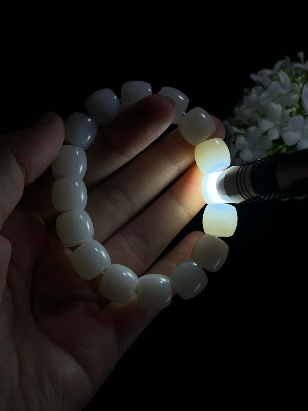 新疆天然和田玉白玉老型珠手串（yc262225）