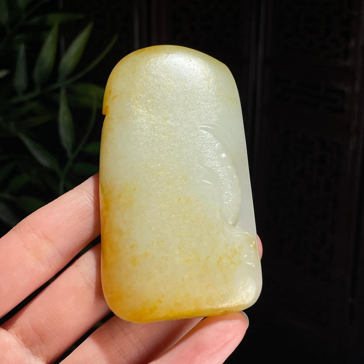 新疆和田玉珍品白玉洒金皮籽料龙牌挂件（yc698331）