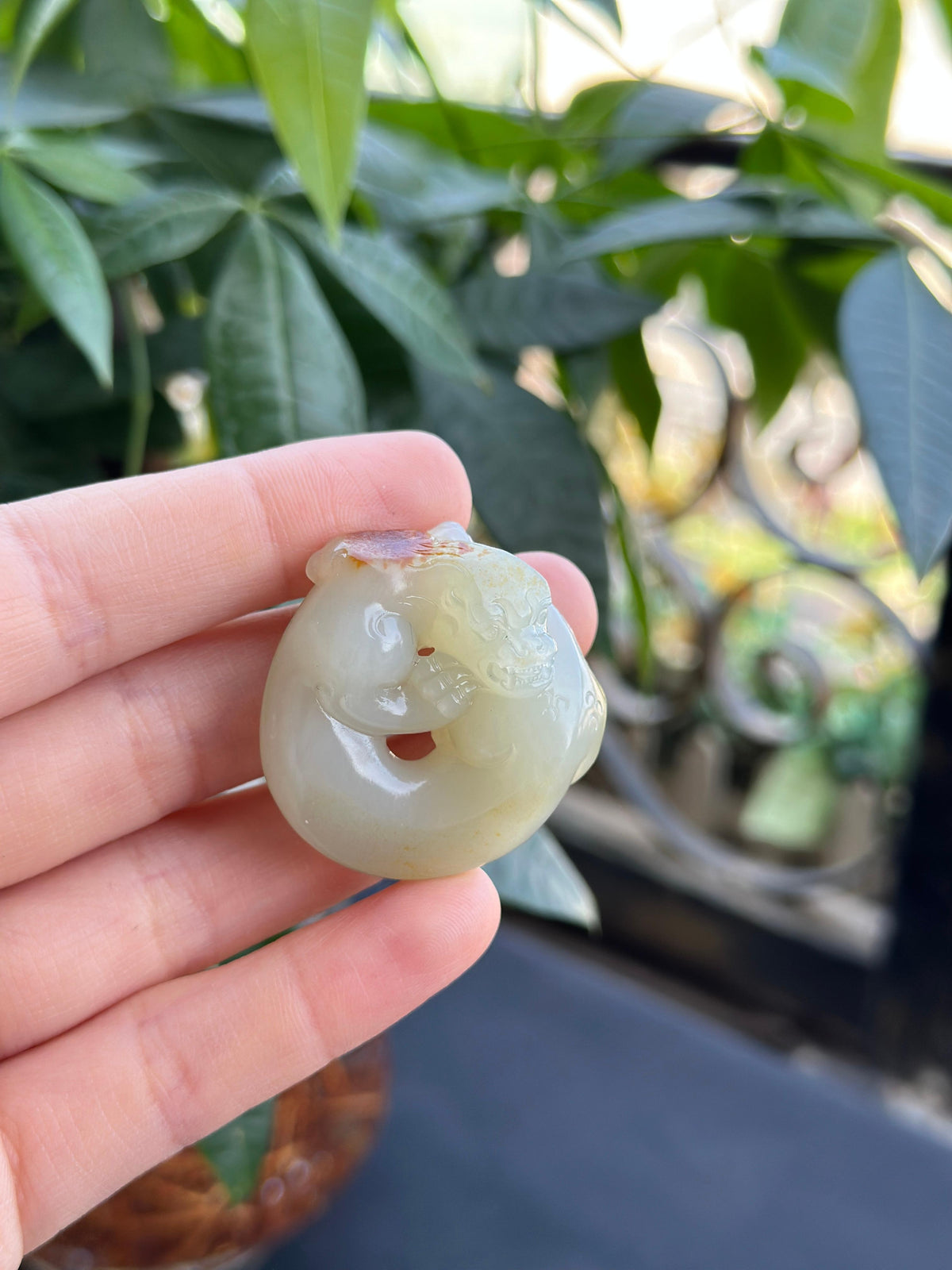 新疆和田玉白玉聚红皮籽料貔貅平安环（yc706465）