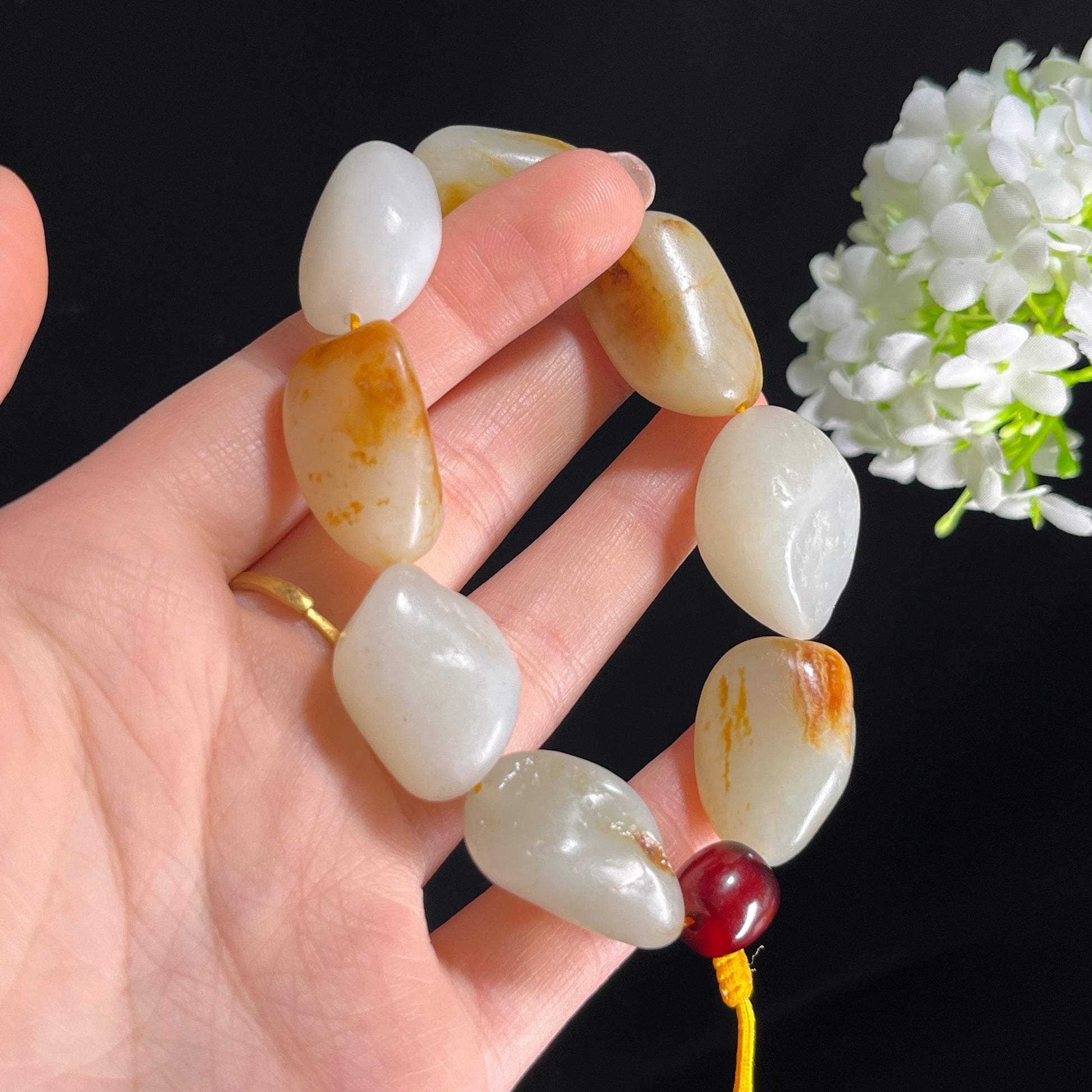 新疆天然和田玉“玉串丹砂”洒金皮籽料手串（yc281648）