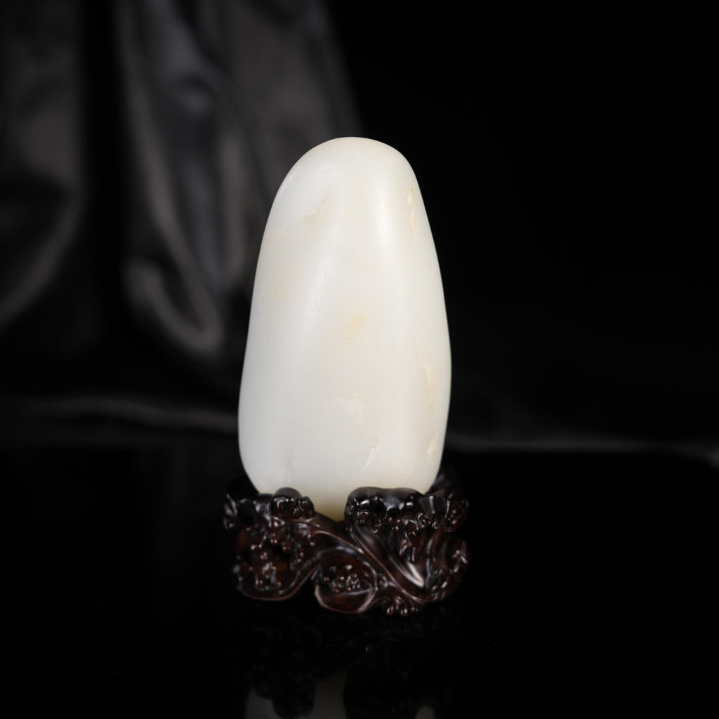 新疆天然和田玉“寒峰蕴月”光白籽（yc450844）
