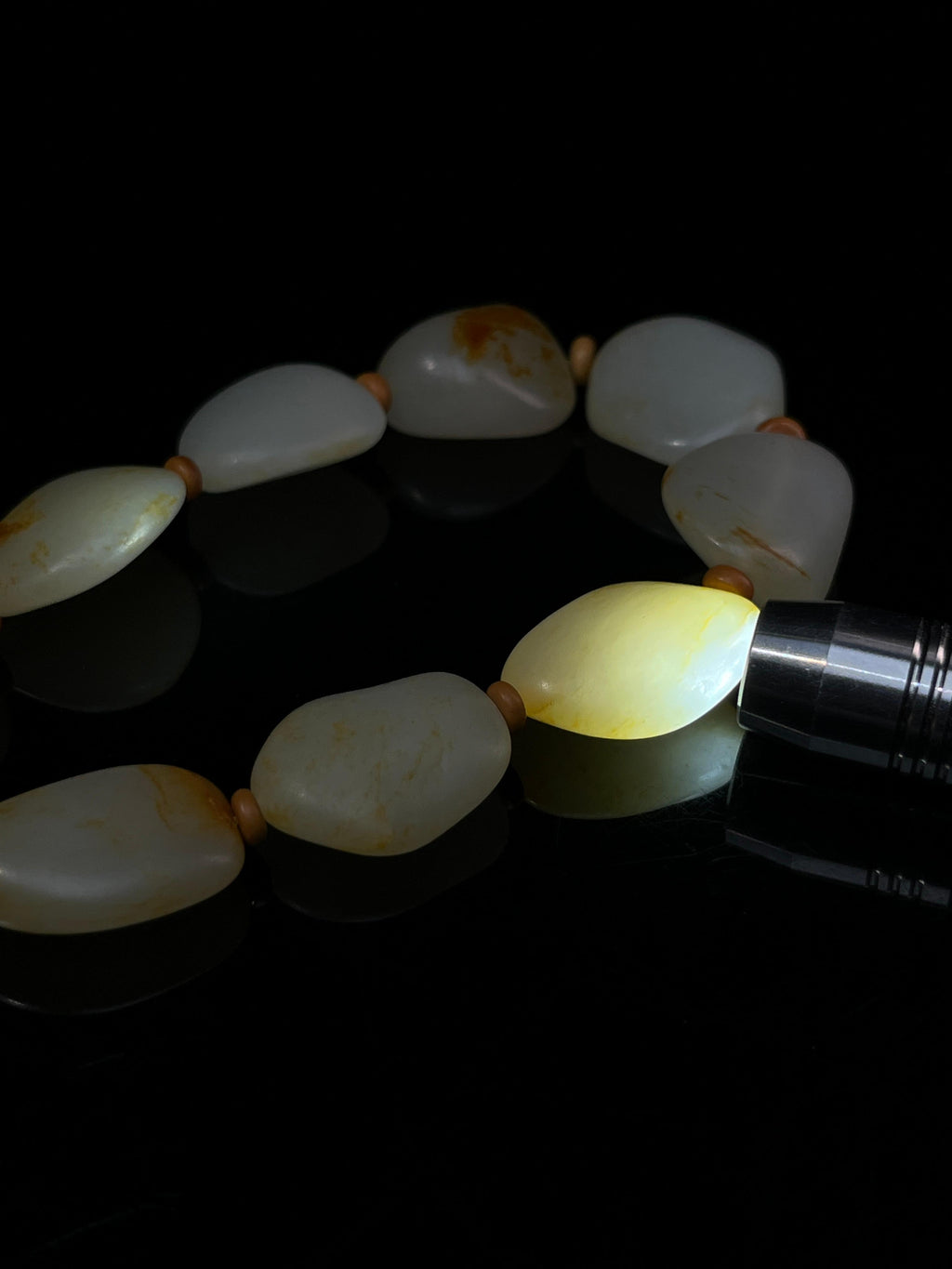 新疆天然和田玉籽料原石洒金皮手串3（yc235575）