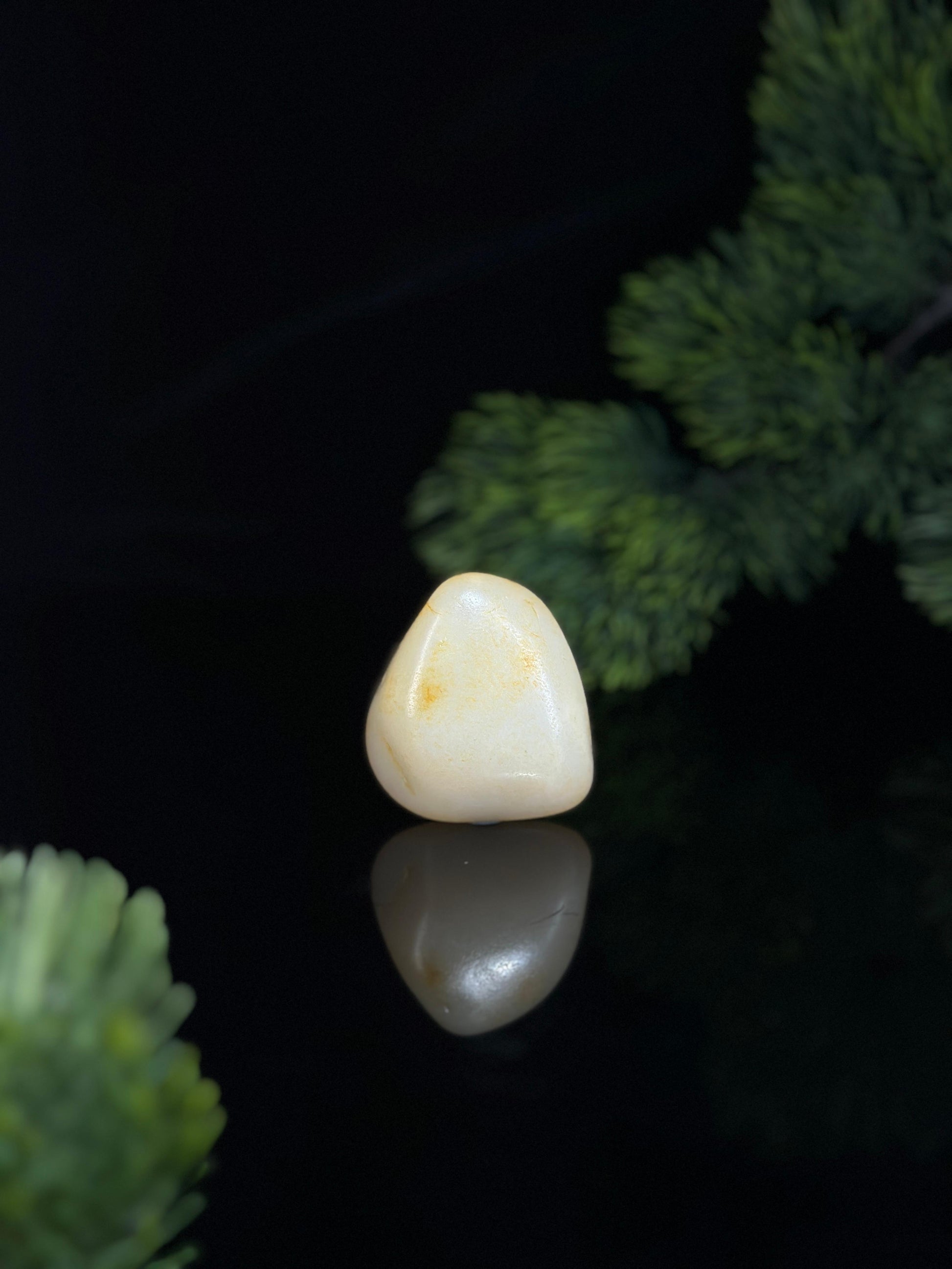 新疆和田玉白玉洒金皮珍品挂件籽（yc495232）
