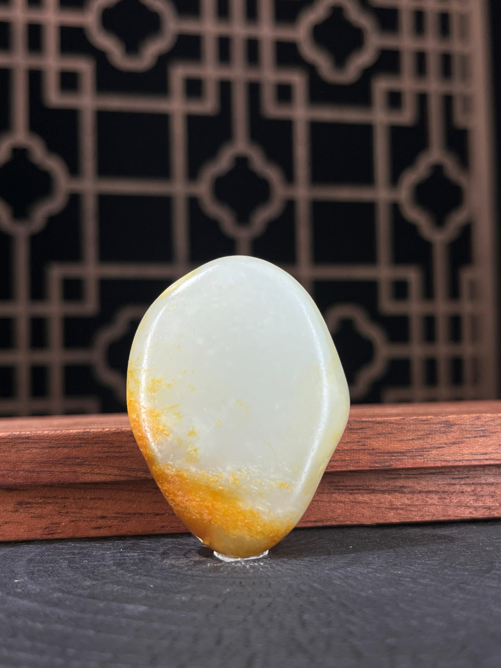 新疆和田玉白玉籽料原石聚黄皮挂件带洒金（yc233985）