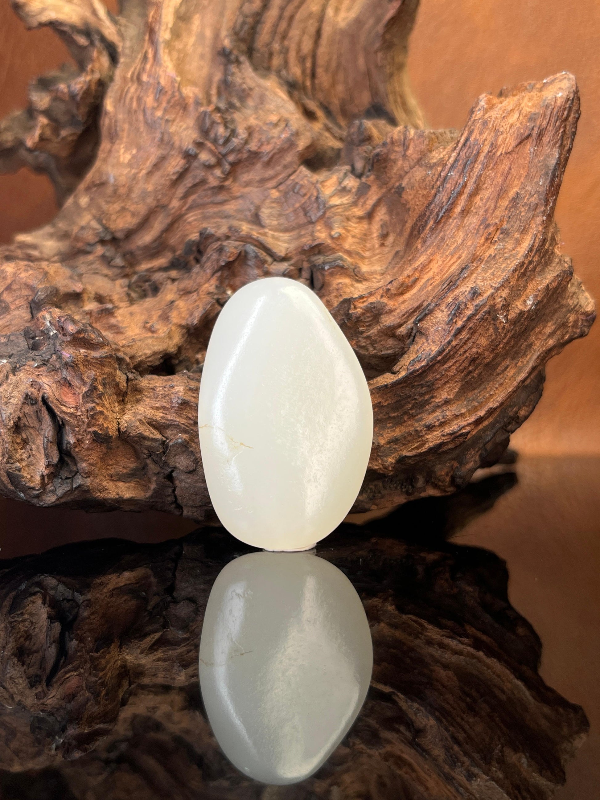 新疆和田玉一级白籽料原石挂件（yc228175）