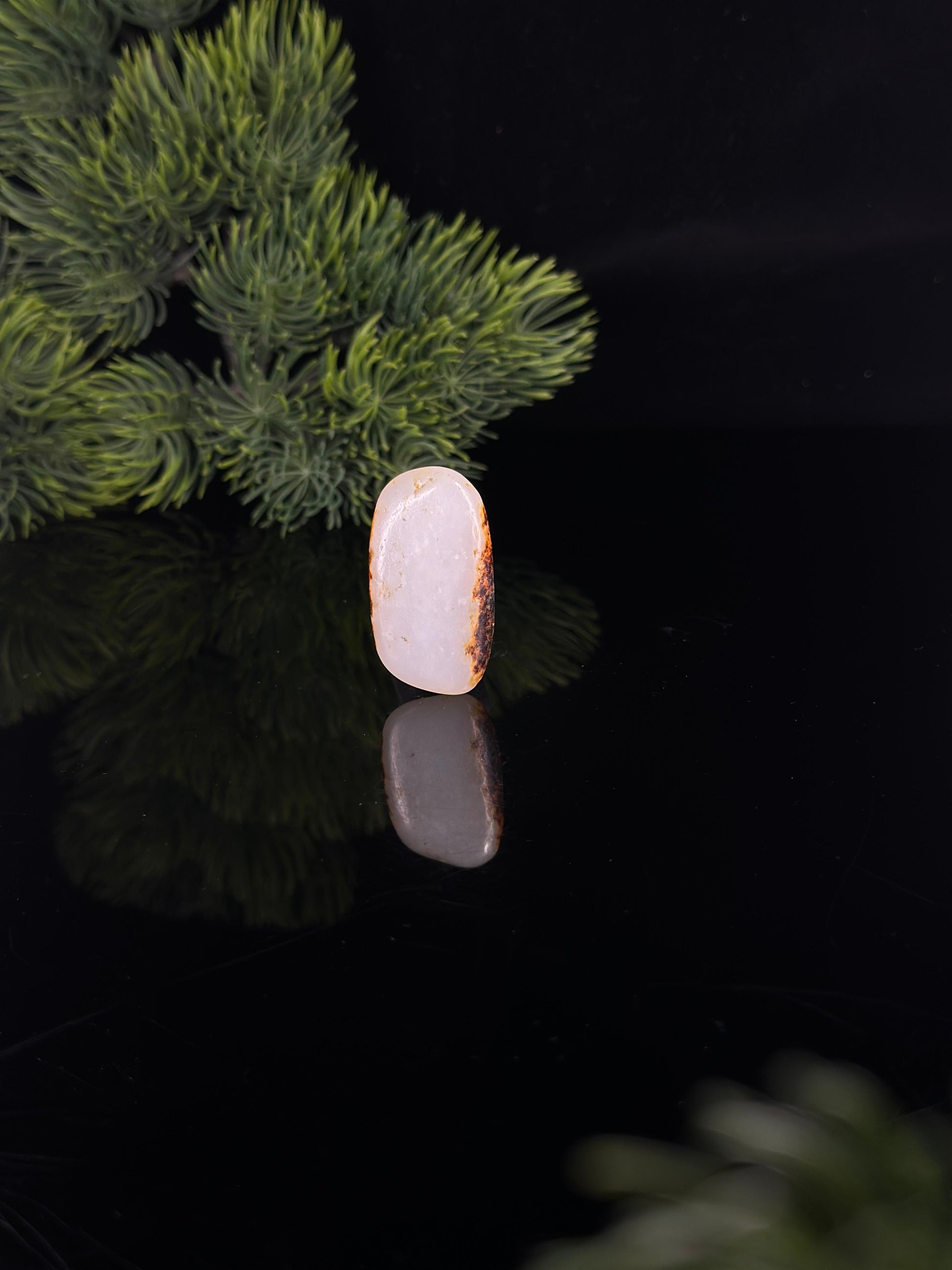新疆和田玉白玉黑红皮精品双面皮挂件籽（yc472262）