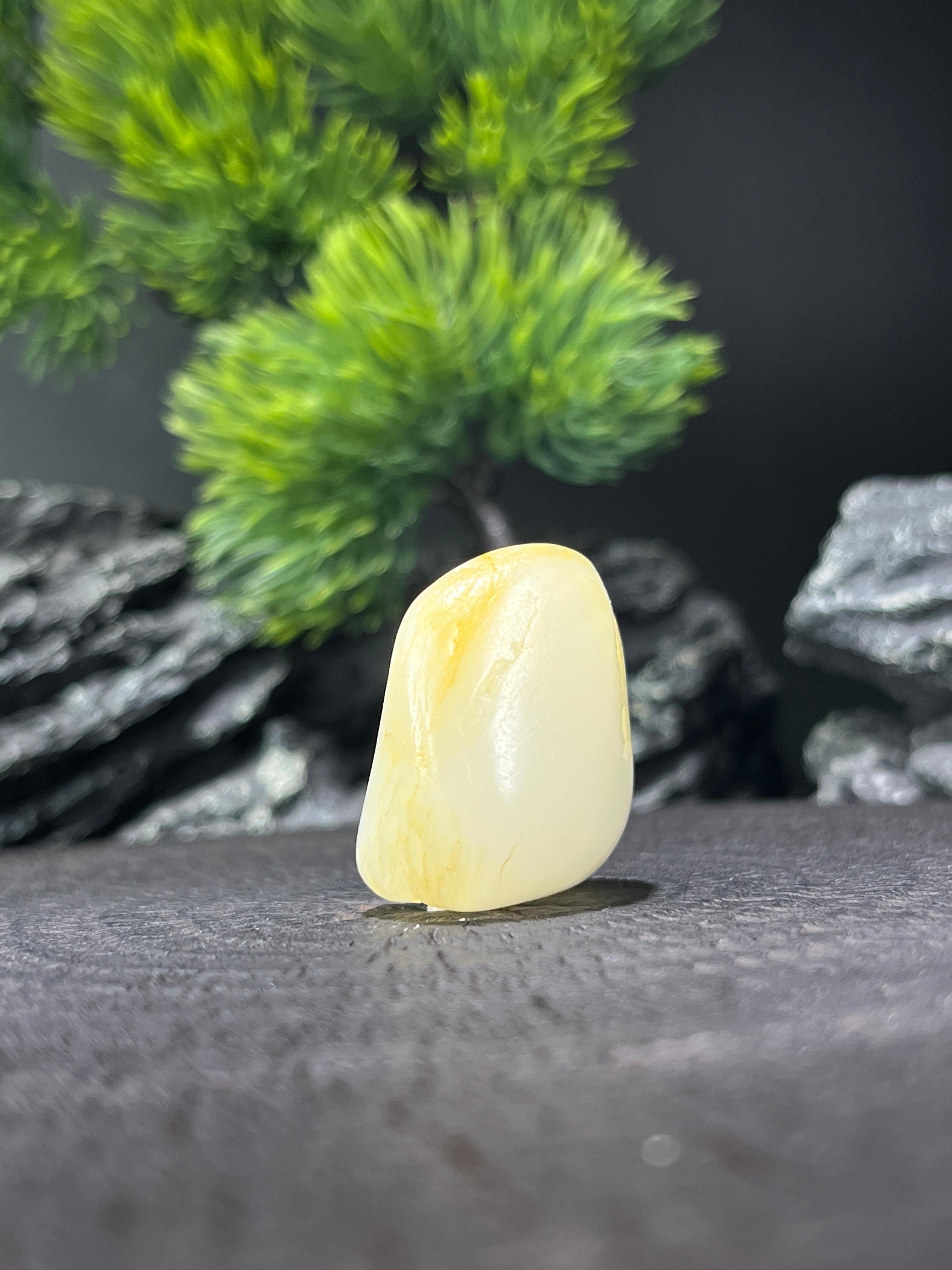 和田玉白玉籽料原石带黄油皮挂件（yc224553） – 添福玉器