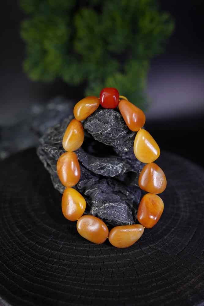 新疆和田玉黄沁皮籽料原石手串（修）（yc229801）