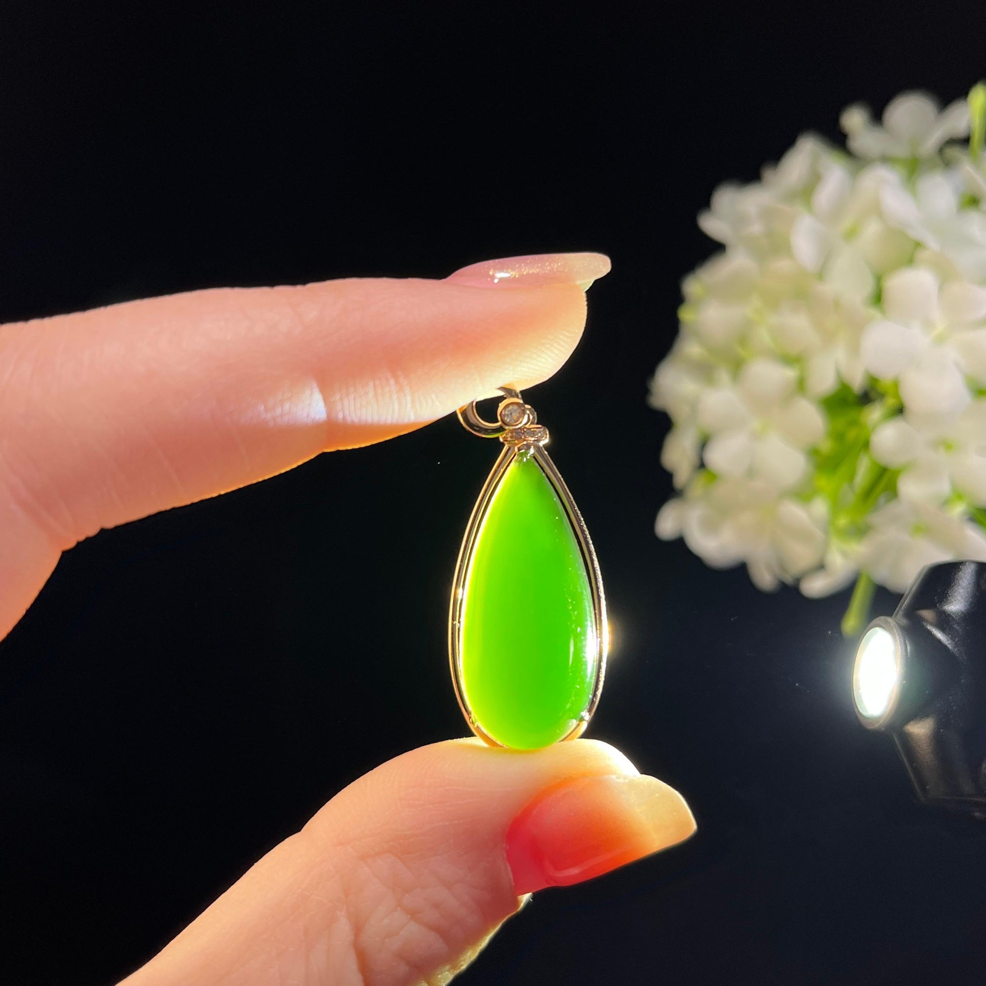 新疆天然和田玉18K金镶碧玉水滴吊坠（yc351469）