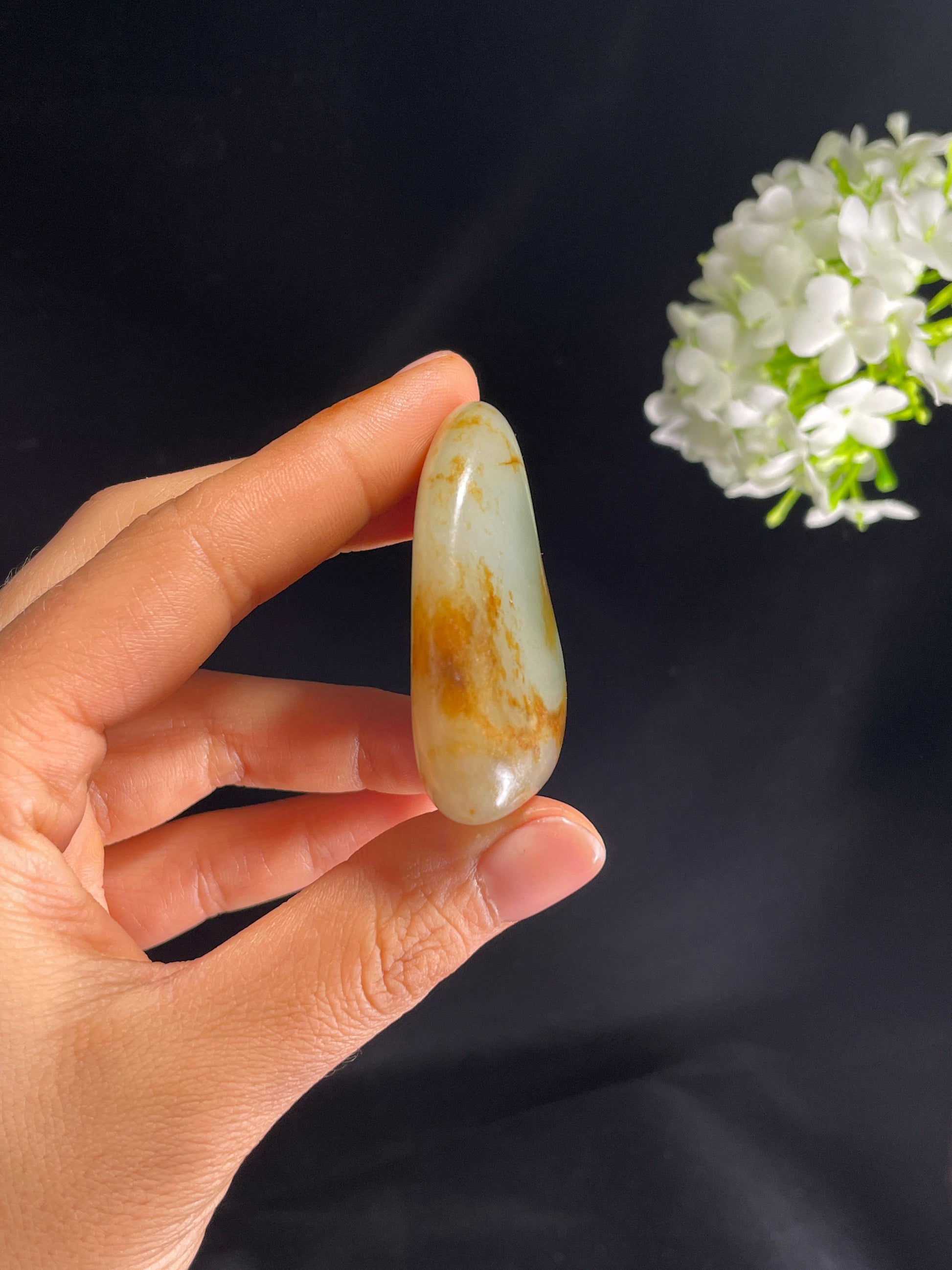 和田玉白玉带翠青聚红皮籽料原石（yc264634）