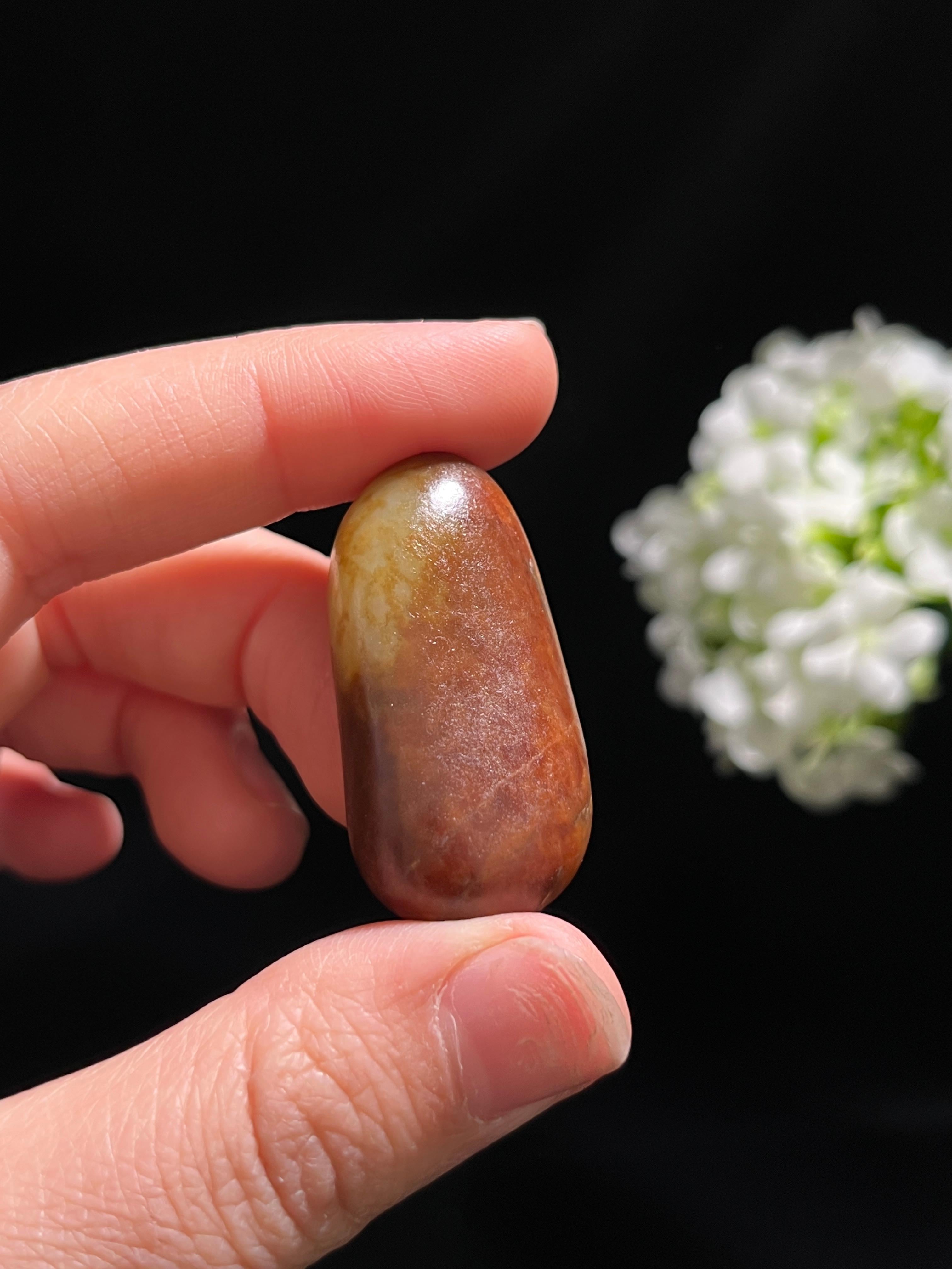 新疆和田玉特色红沁籽料原石（yc255414） – 添福玉器