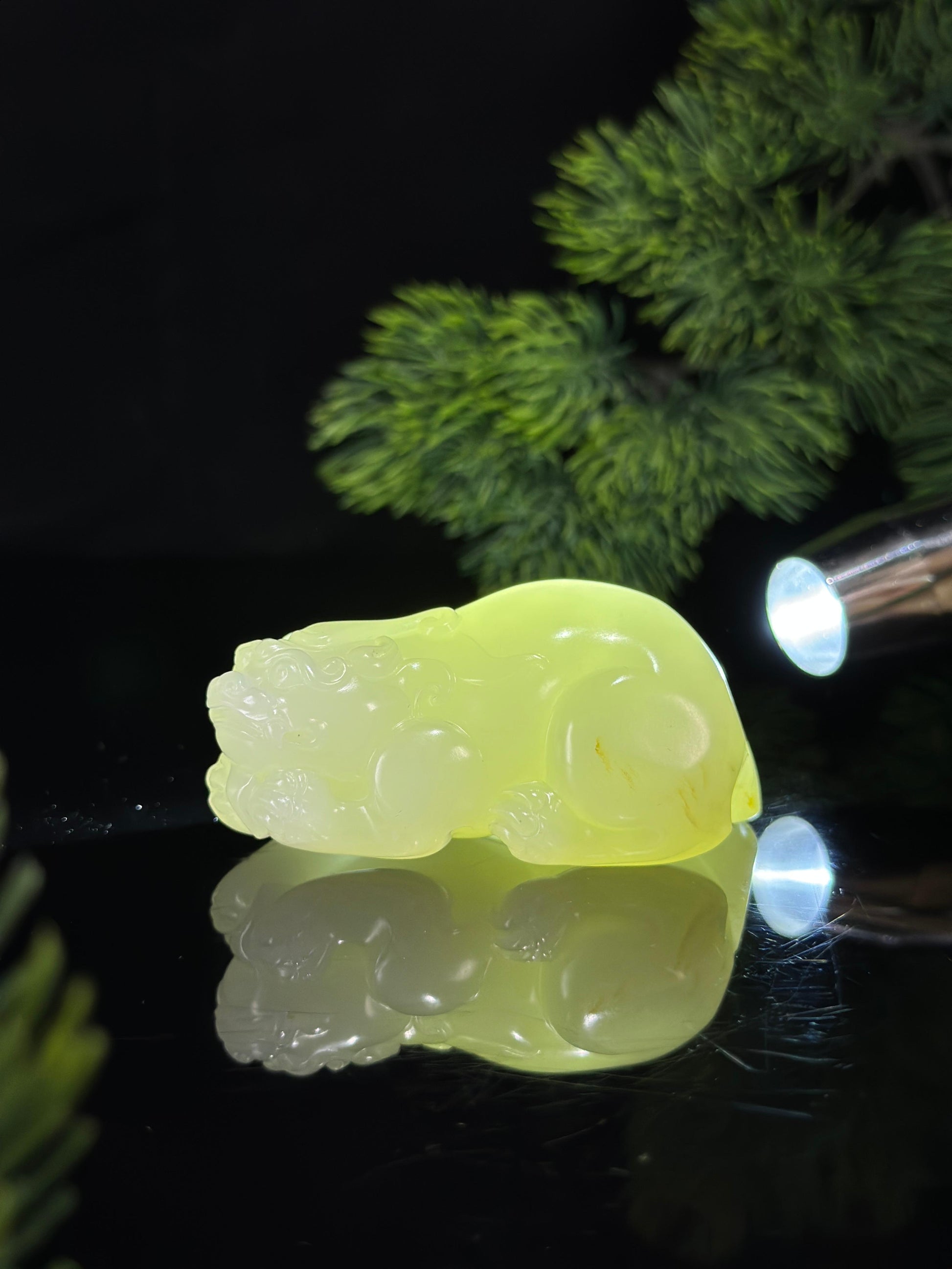 新疆和田玉羊脂白玉洒金皮臻品籽料手把件（yc489682）