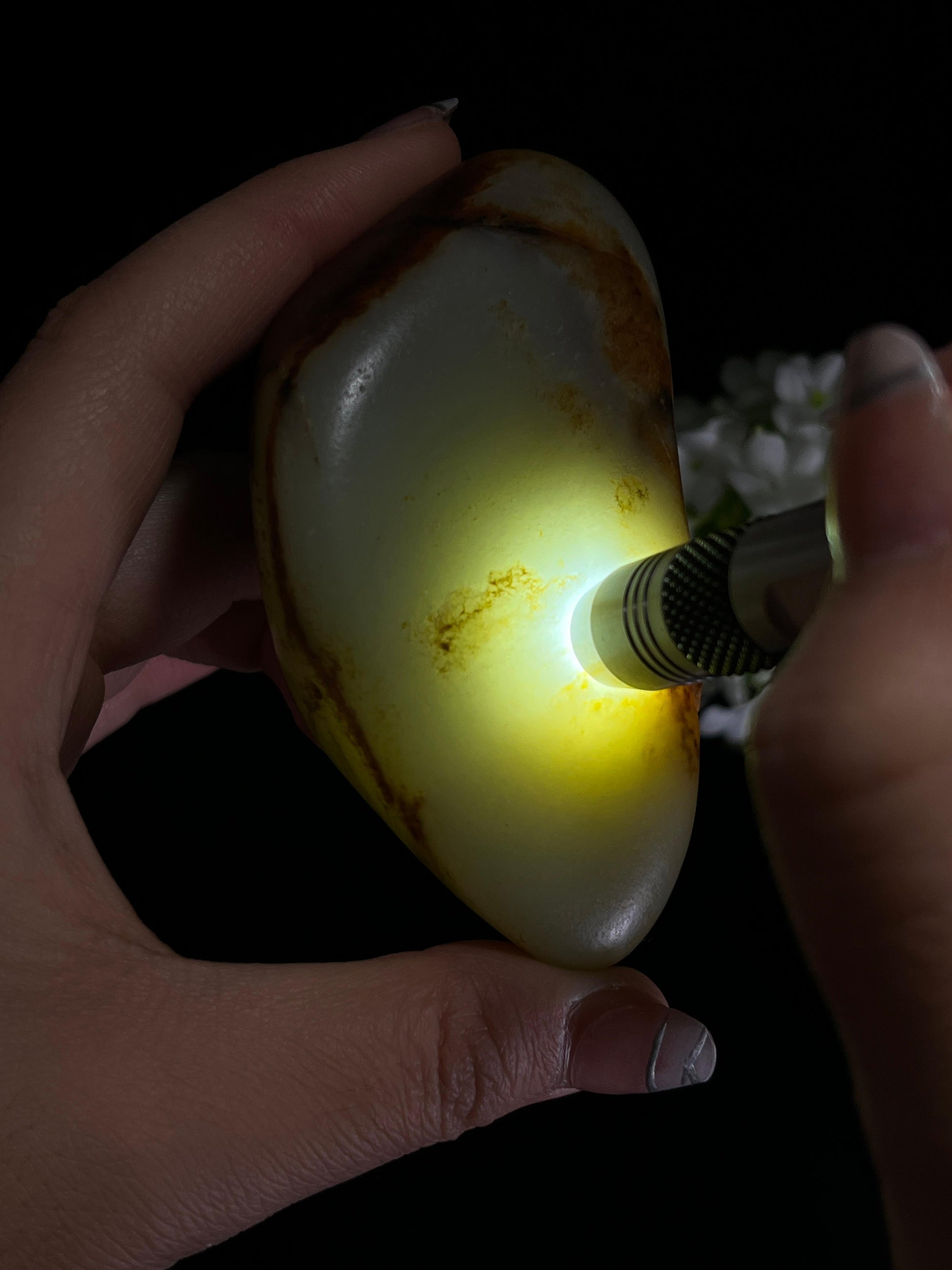 新疆和田玉红皮白玉籽料原石手把件（yc250185）