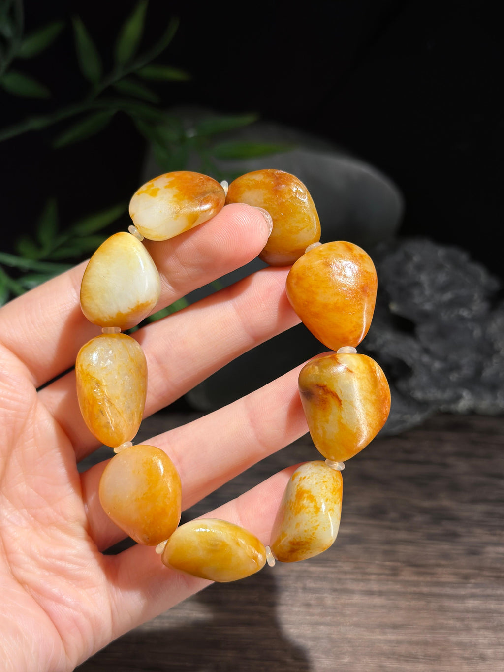 新疆和田玉精品洒金皮红皮原籽手串（8颗）（yc722772）