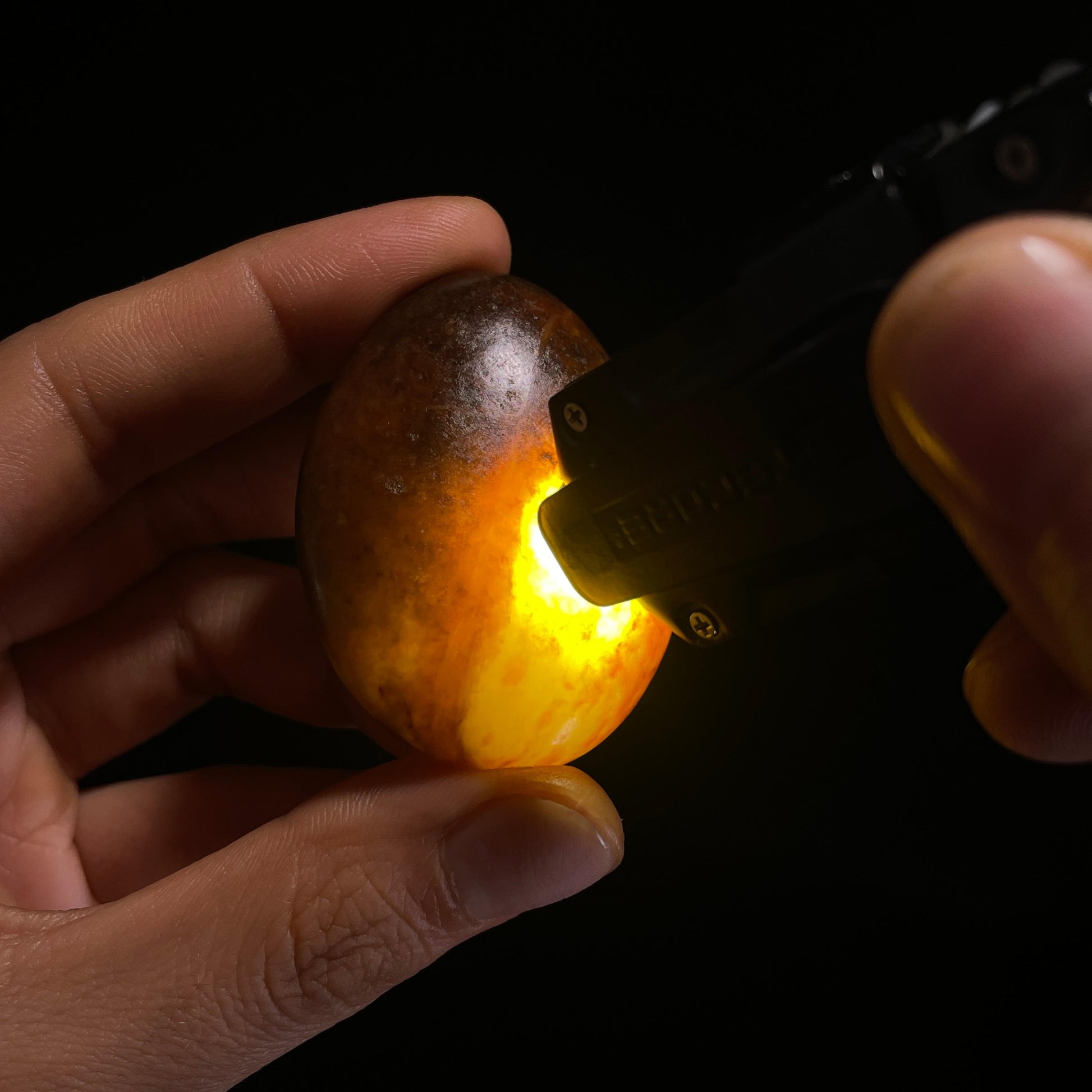 新疆天然和田玉“阳关残照”红沁籽料（yc318306）