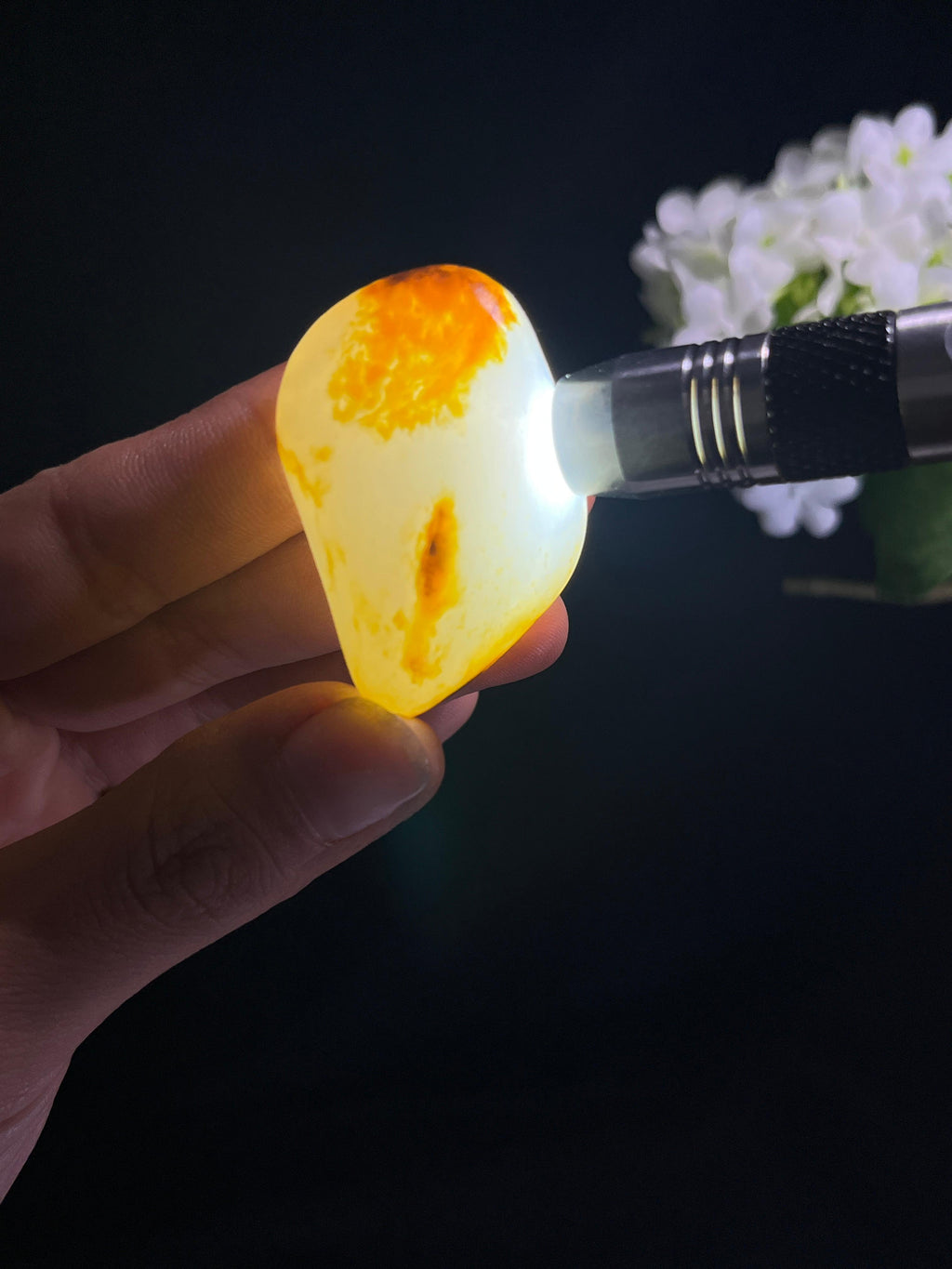 和田玉顶天聚红皮籽料原石（yc260407）