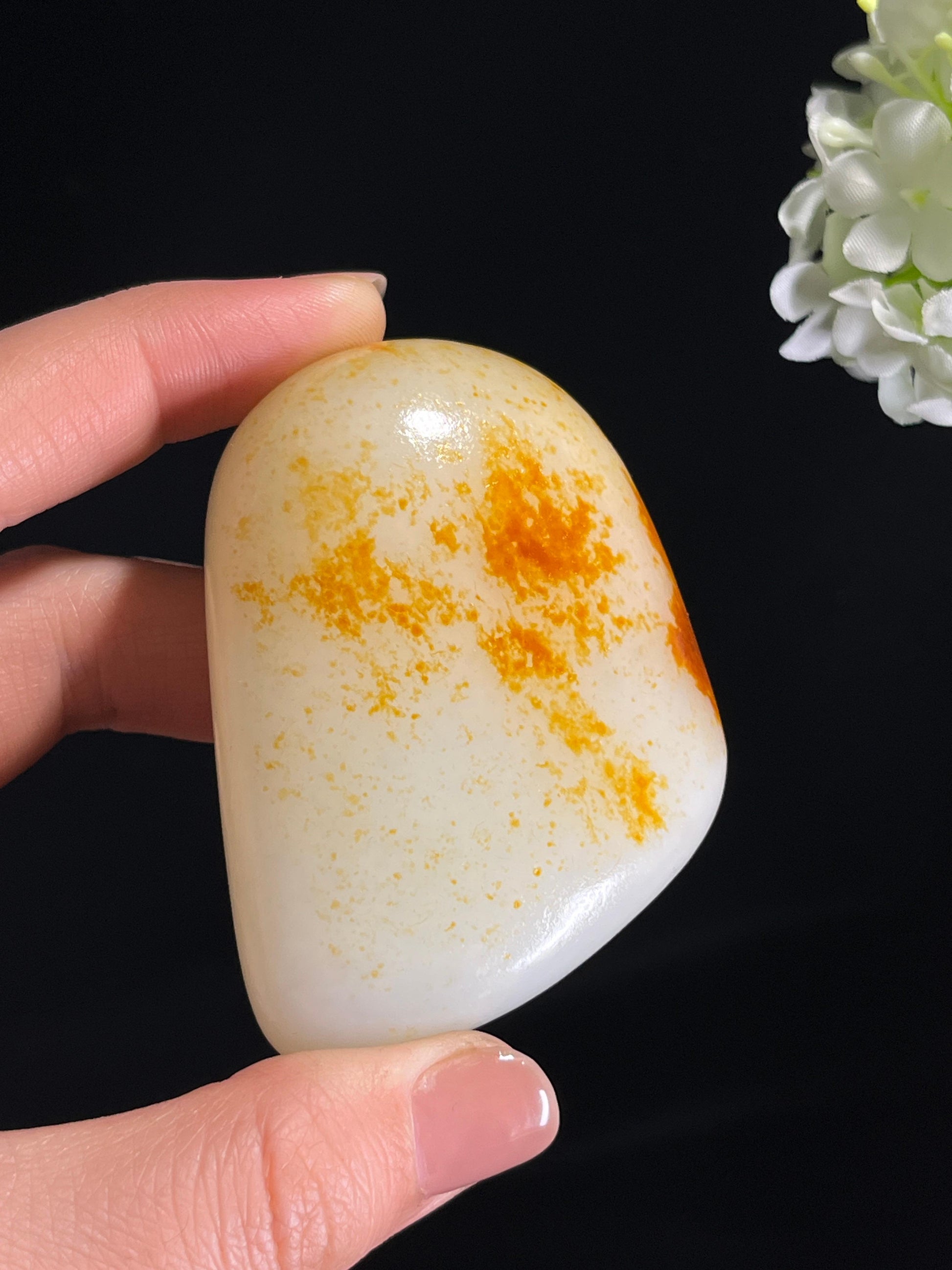 和田一级白玉洒红皮籽料原石（yc276511）