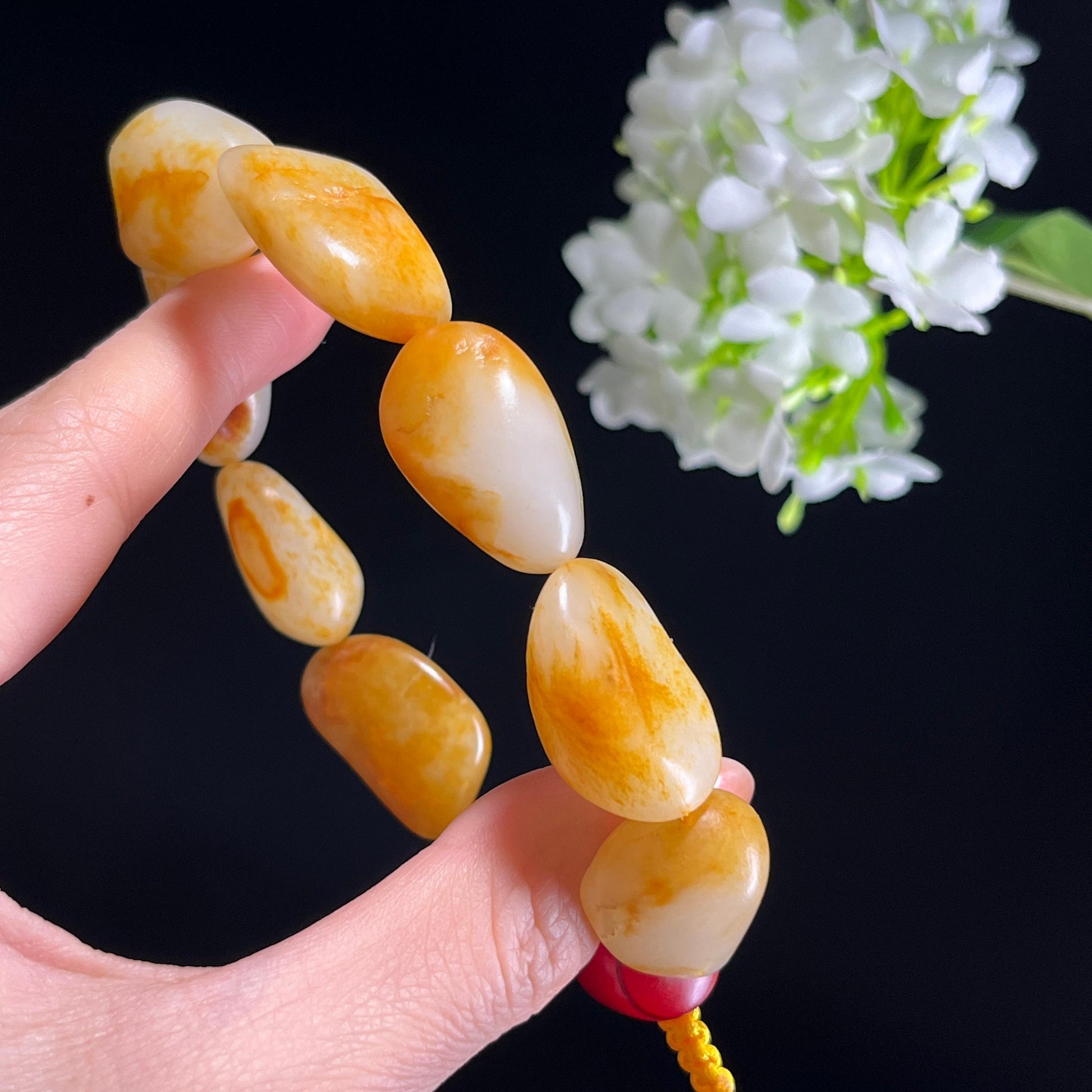 和田玉白玉黄沁皮洒金皮红皮籽料原籽手串（yc347380）