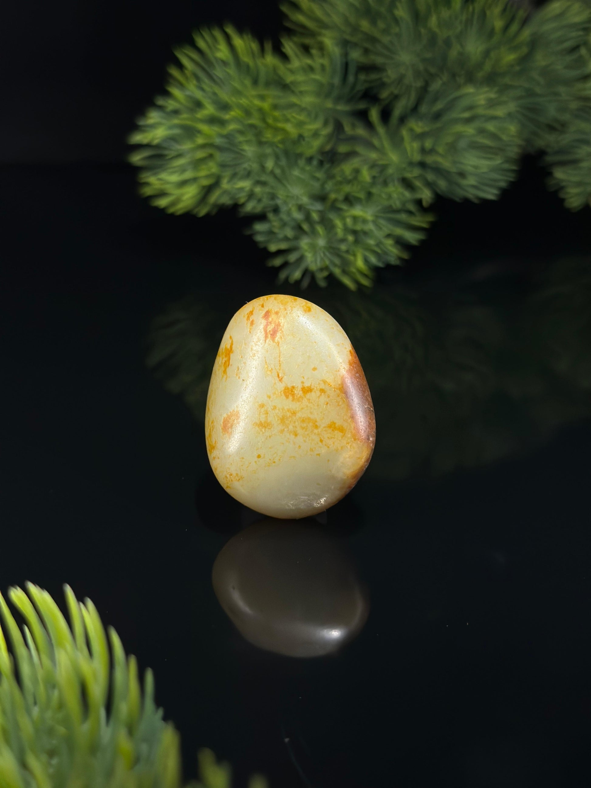 新疆和田玉青白玉黑红皮精品籽料挂件（yc681609）
