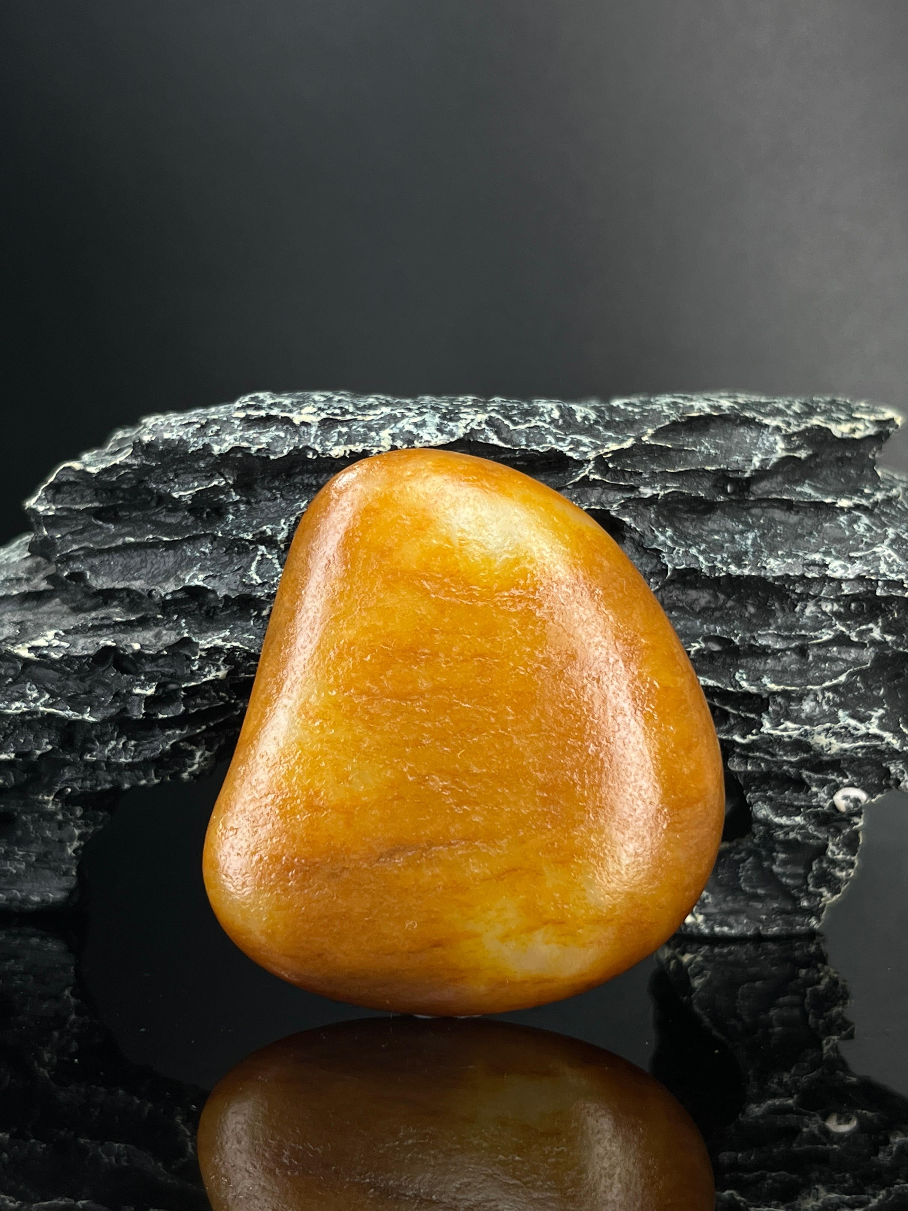 新疆 和田玉 原石 沁色自然 新疆 和田玉 原石 沁色自然